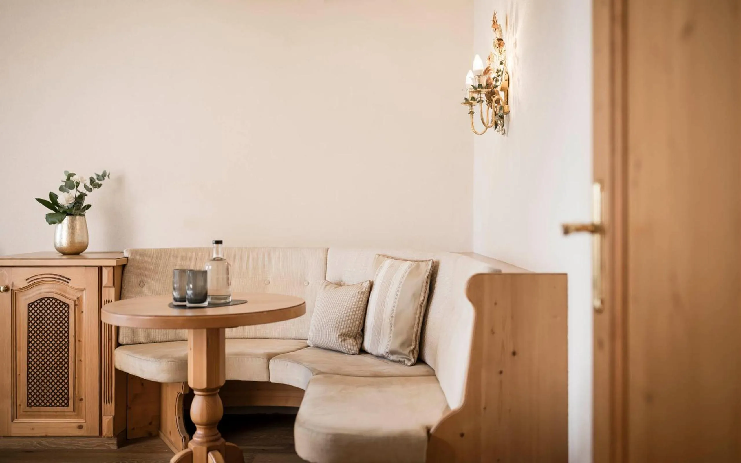 Photo of the whole room in Forster's Naturresort