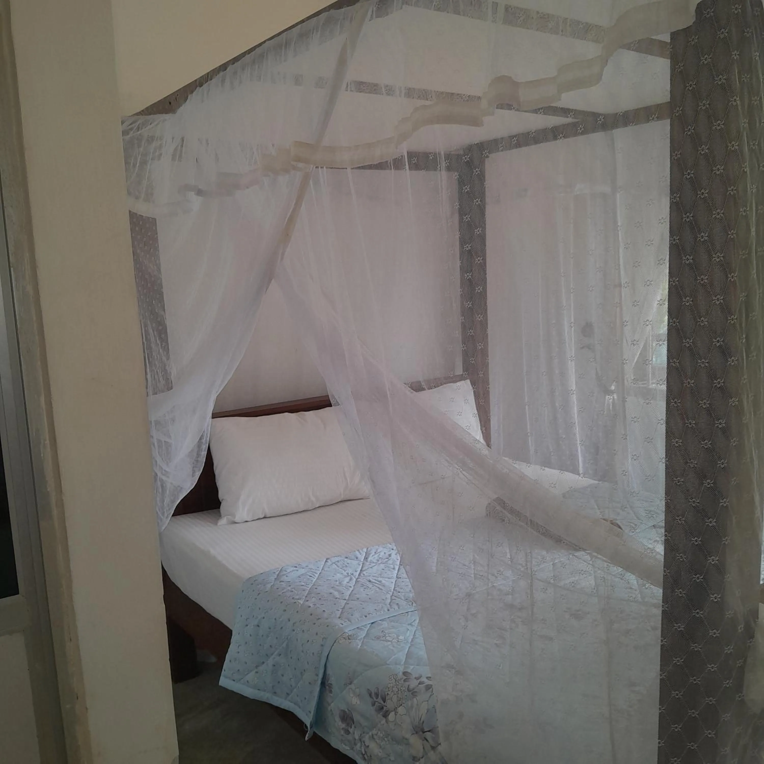 Bed in Field Island Villa - Ahangama