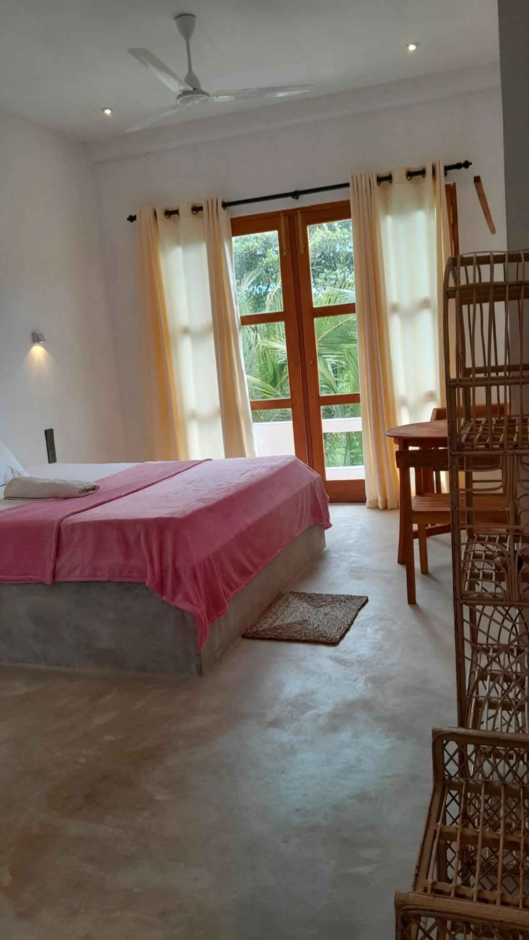 Bedroom, Bed in Field Island Villa - Ahangama