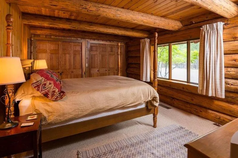 Bedroom, Bed in Sisters Dream Inn