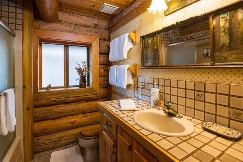 Kitchen or kitchenette in Sisters Dream Inn