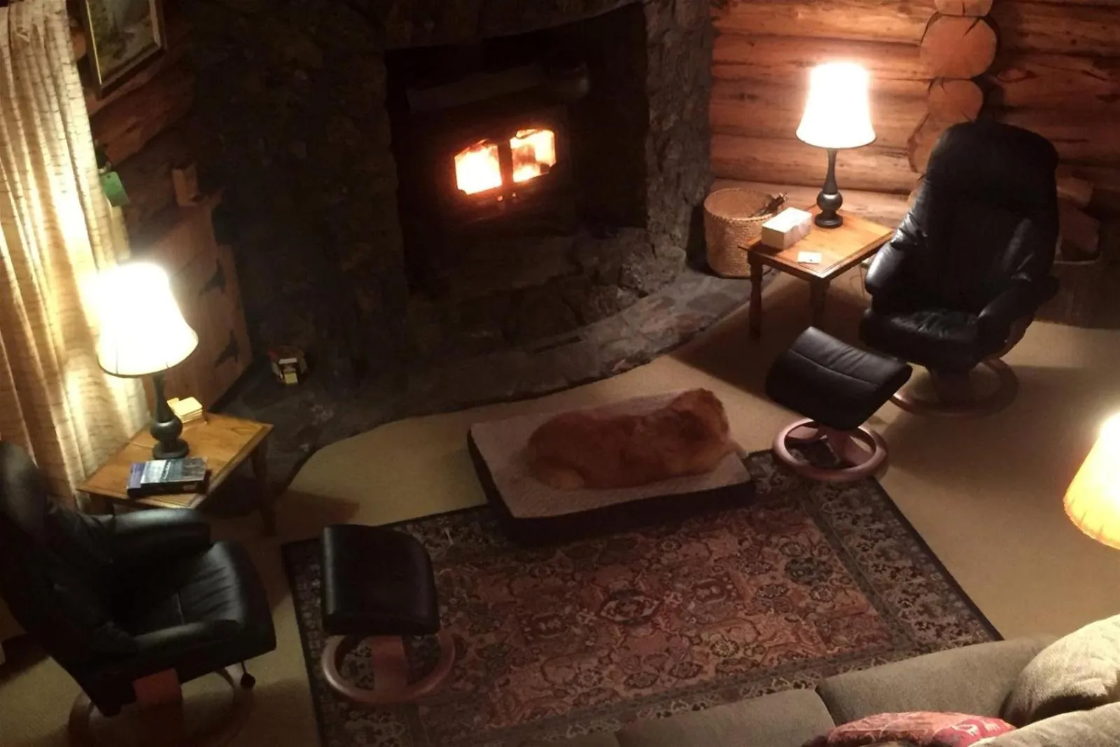 Property building in Sisters Dream Inn