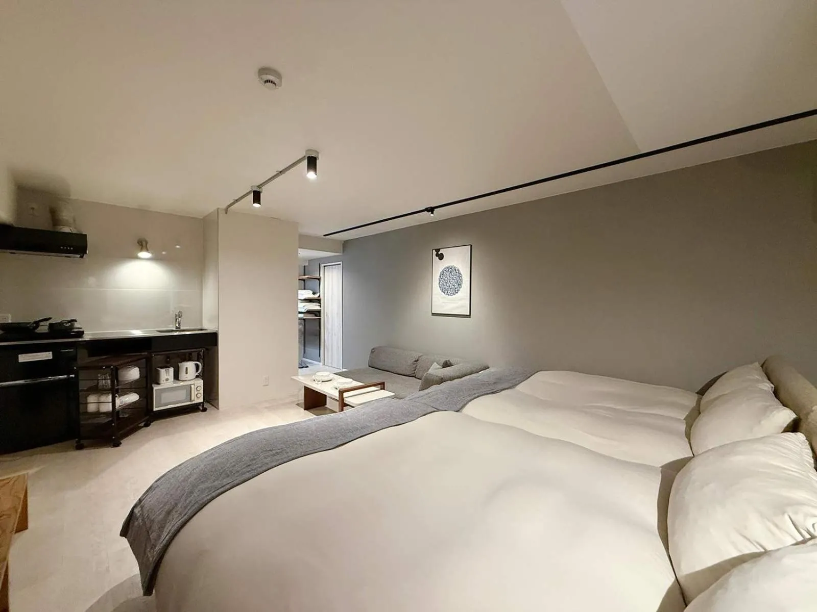 Bed in Origaminn 502 by b hotel - 5 mins PeacePark