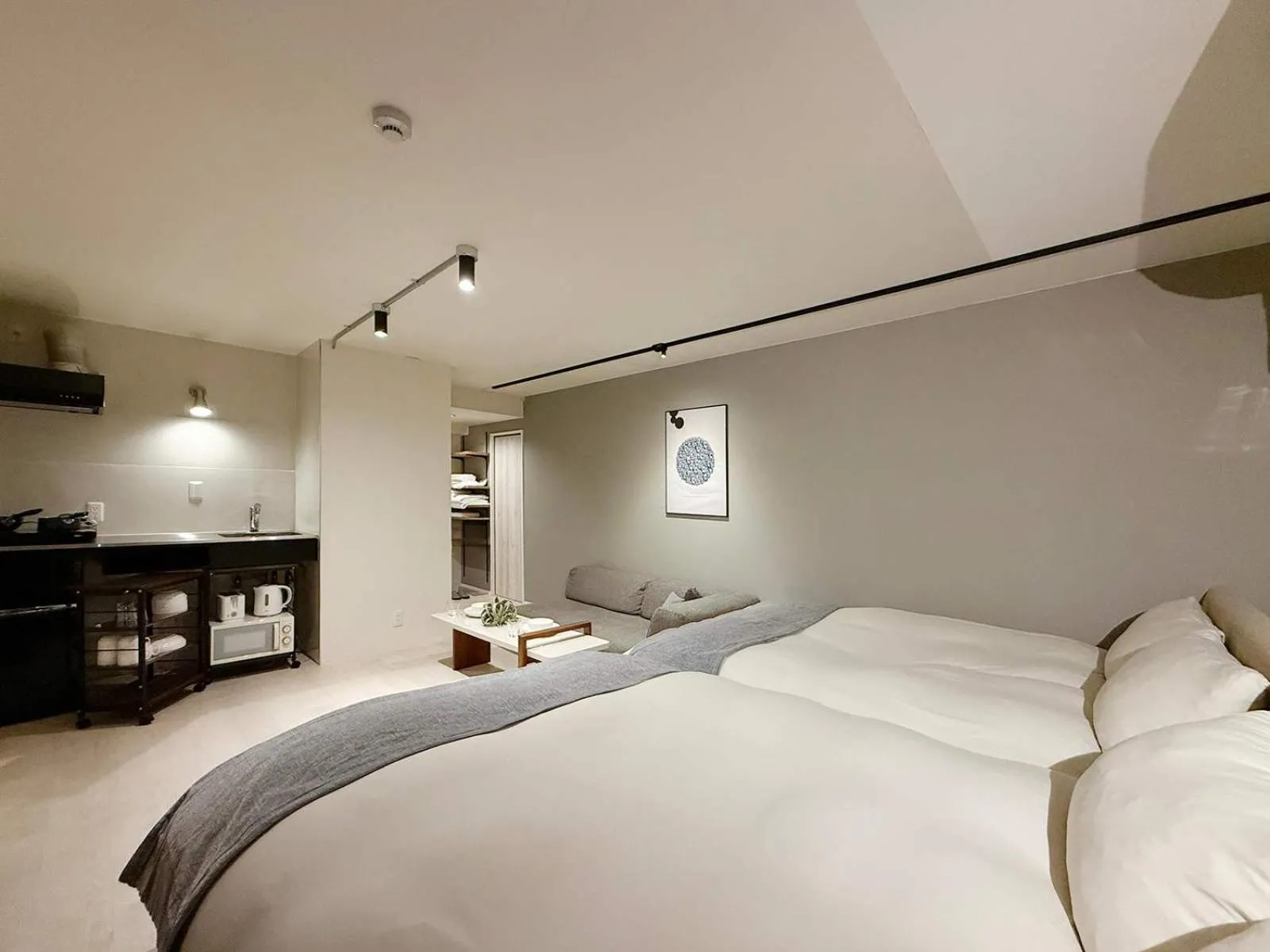 Bed in Origaminn 502 by b hotel - 5 mins PeacePark