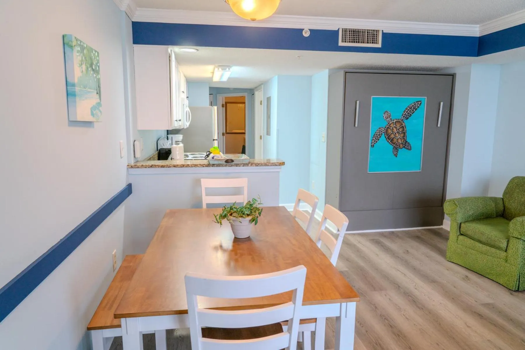 Dining area in Paradise 1408