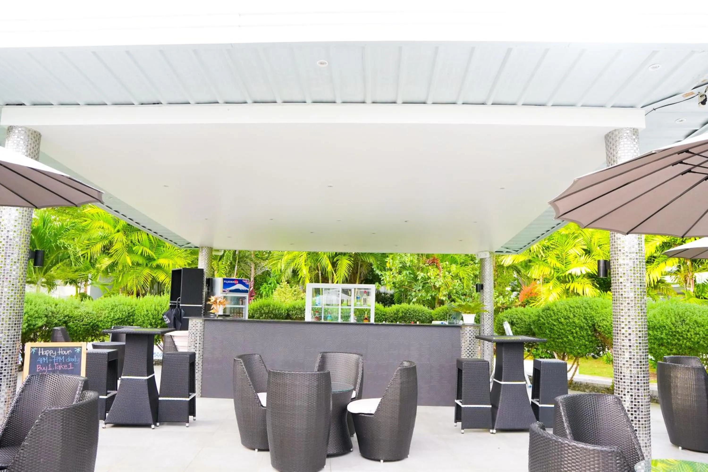 Swimming pool in Marina Point Bay Resort