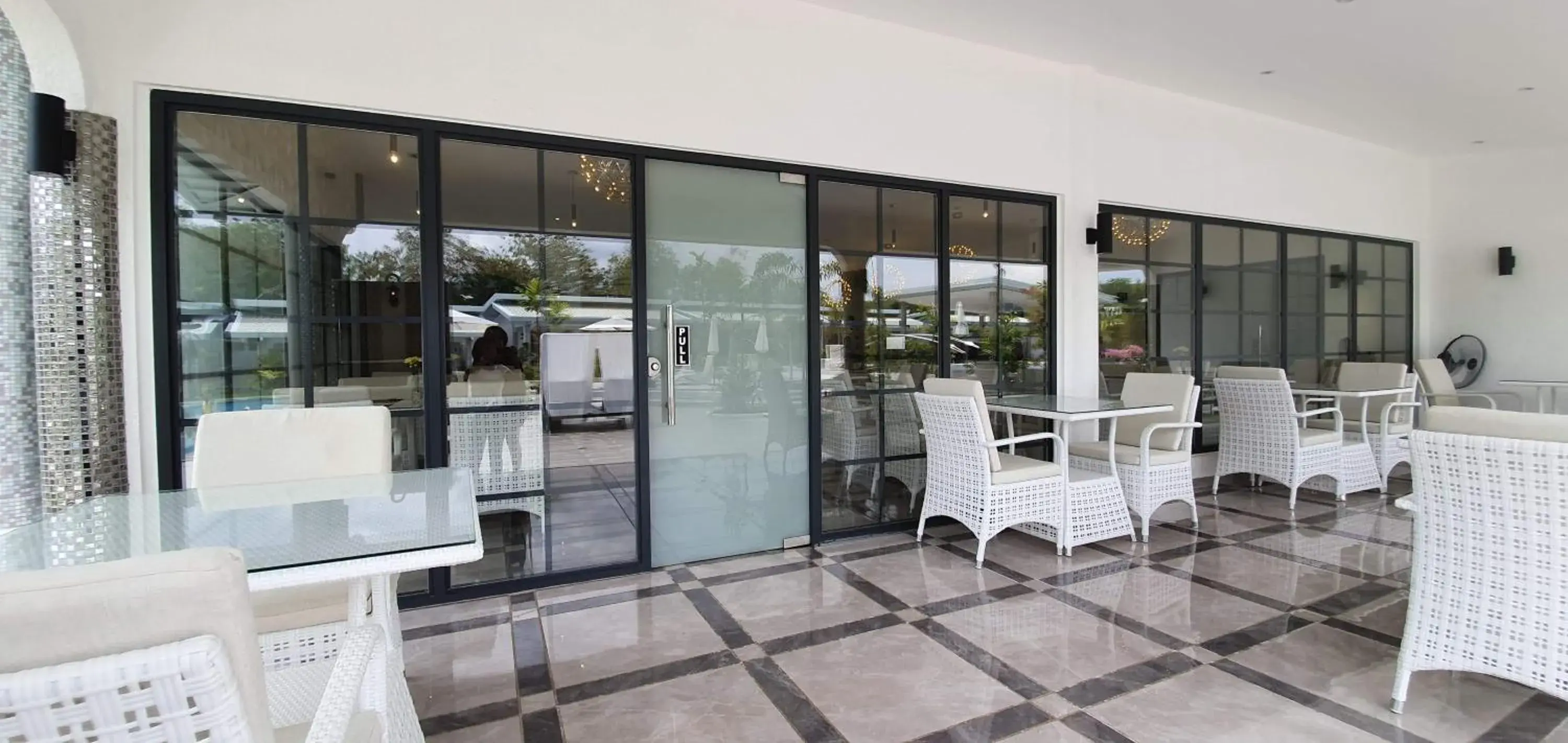 Restaurant/places to eat in Marina Point Bay Resort Restaurant/places to eat in Marina Point Bay Resort
