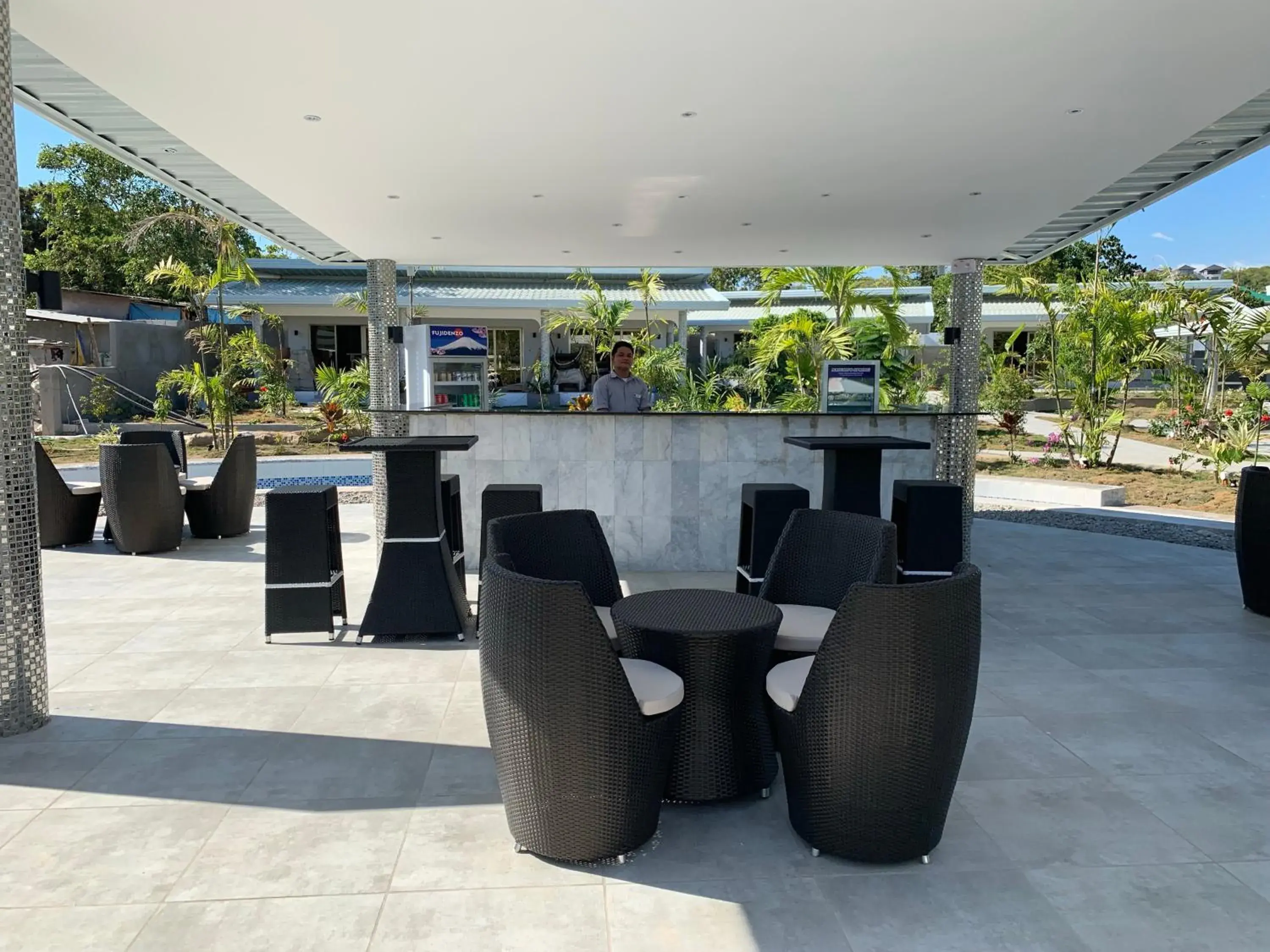 Lounge or bar in Marina Point Bay Resort Lounge or bar in Marina Point Bay Resort