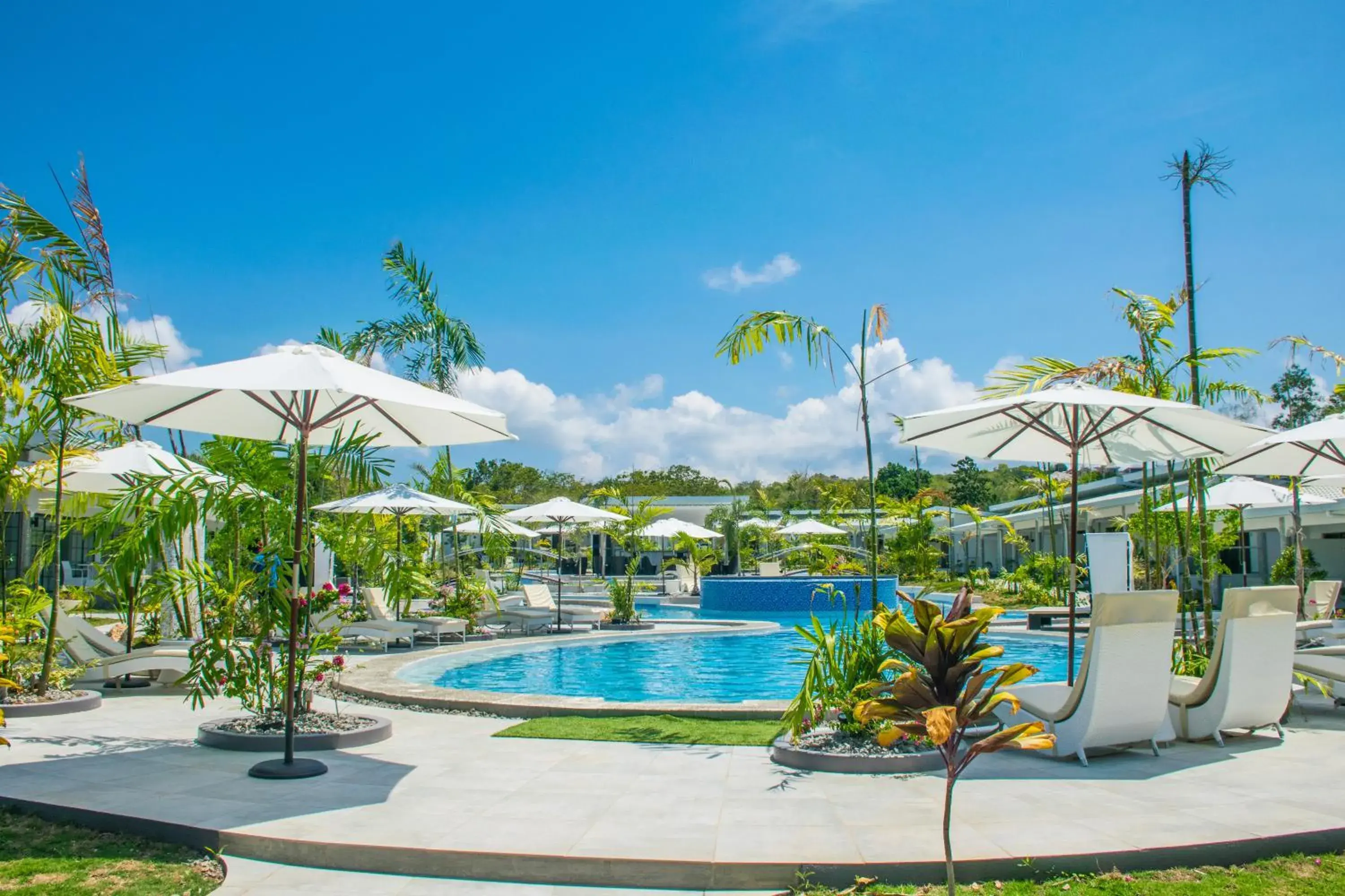Swimming pool in Marina Point Bay Resort Swimming pool in Marina Point Bay Resort