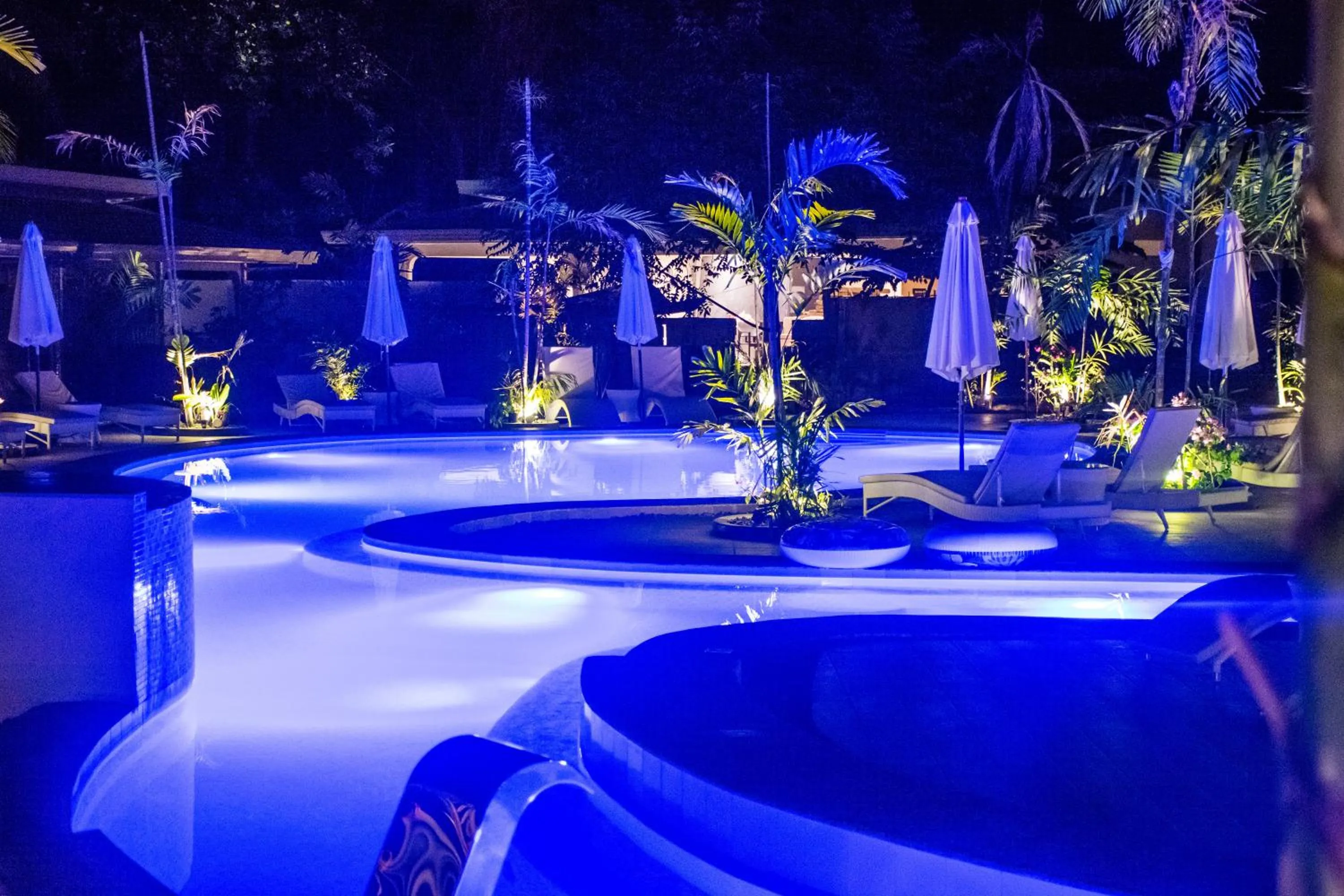 Swimming pool in Marina Point Bay Resort