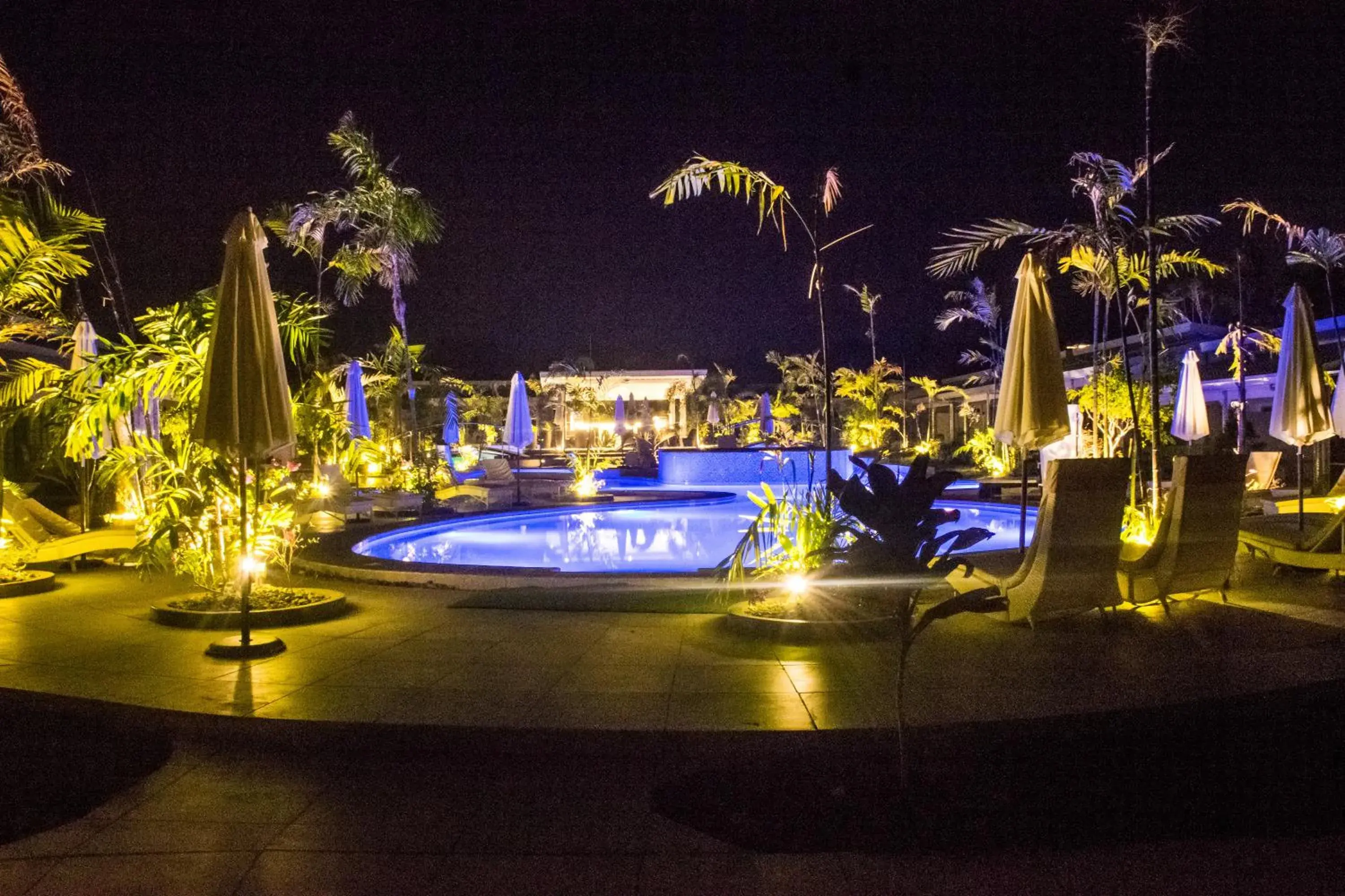 Swimming pool in Marina Point Bay Resort Swimming pool in Marina Point Bay Resort
