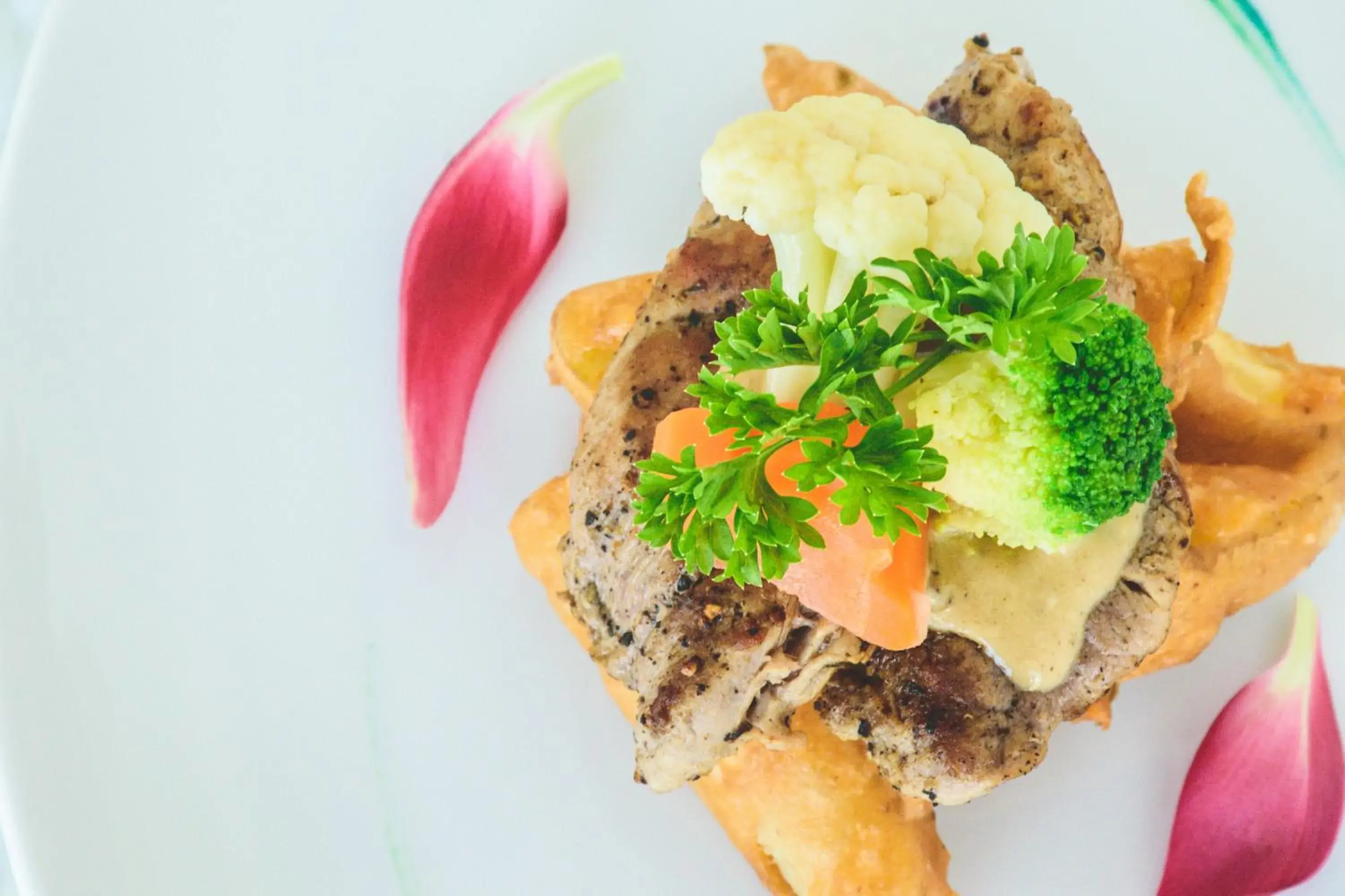 Food in Marina Point Bay Resort Food in Marina Point Bay Resort