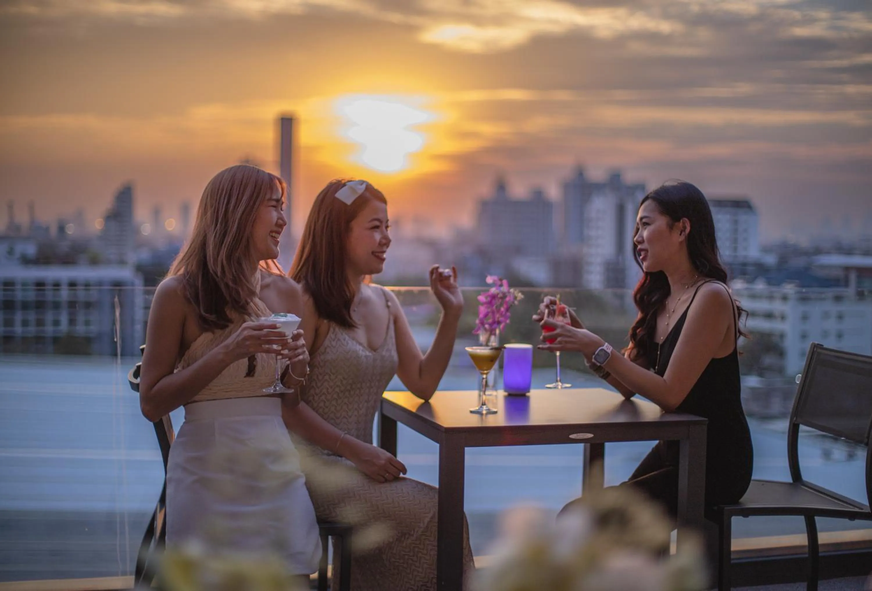 Lounge or bar in Avani Sukhumvit Bangkok - SHA Extra Plus Certified