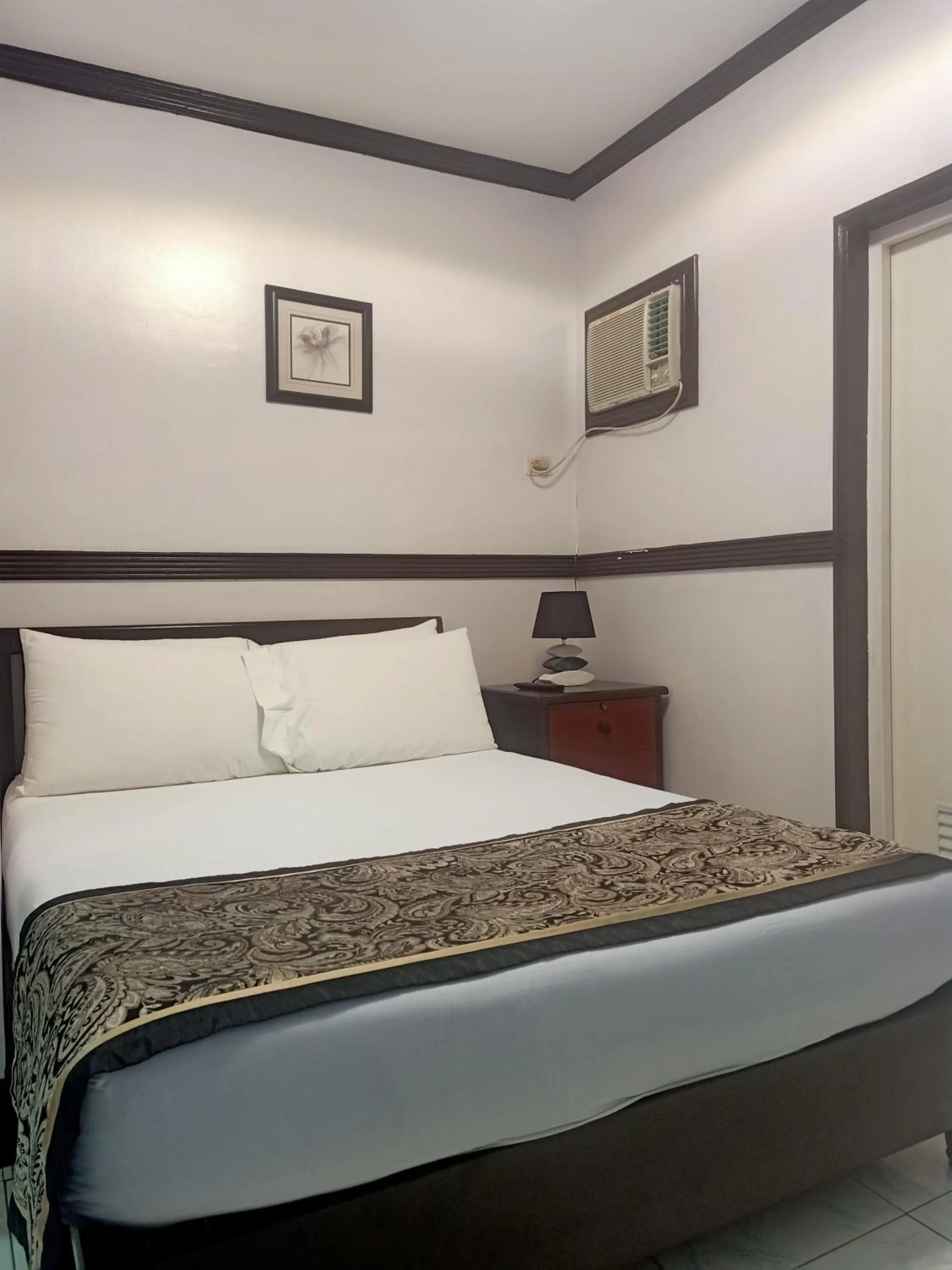 Bed in The Gabriella Bed and Breakfast