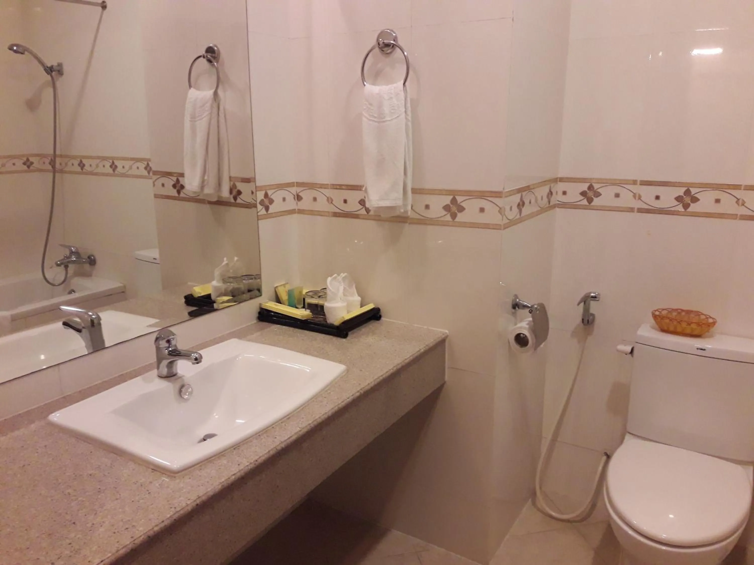 Bathroom in Stung Sangke Hotel