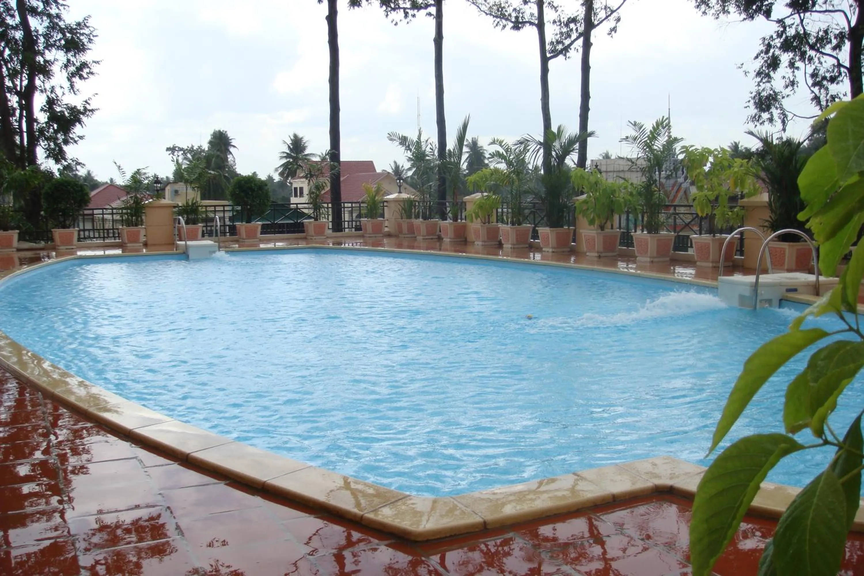 Swimming pool in Stung Sangke Hotel