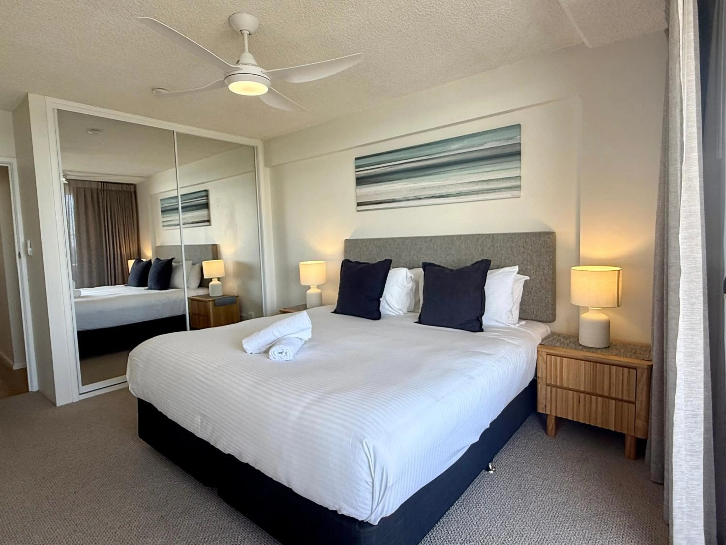 Bed in Park Towers-Goodwin Towers Holiday Units