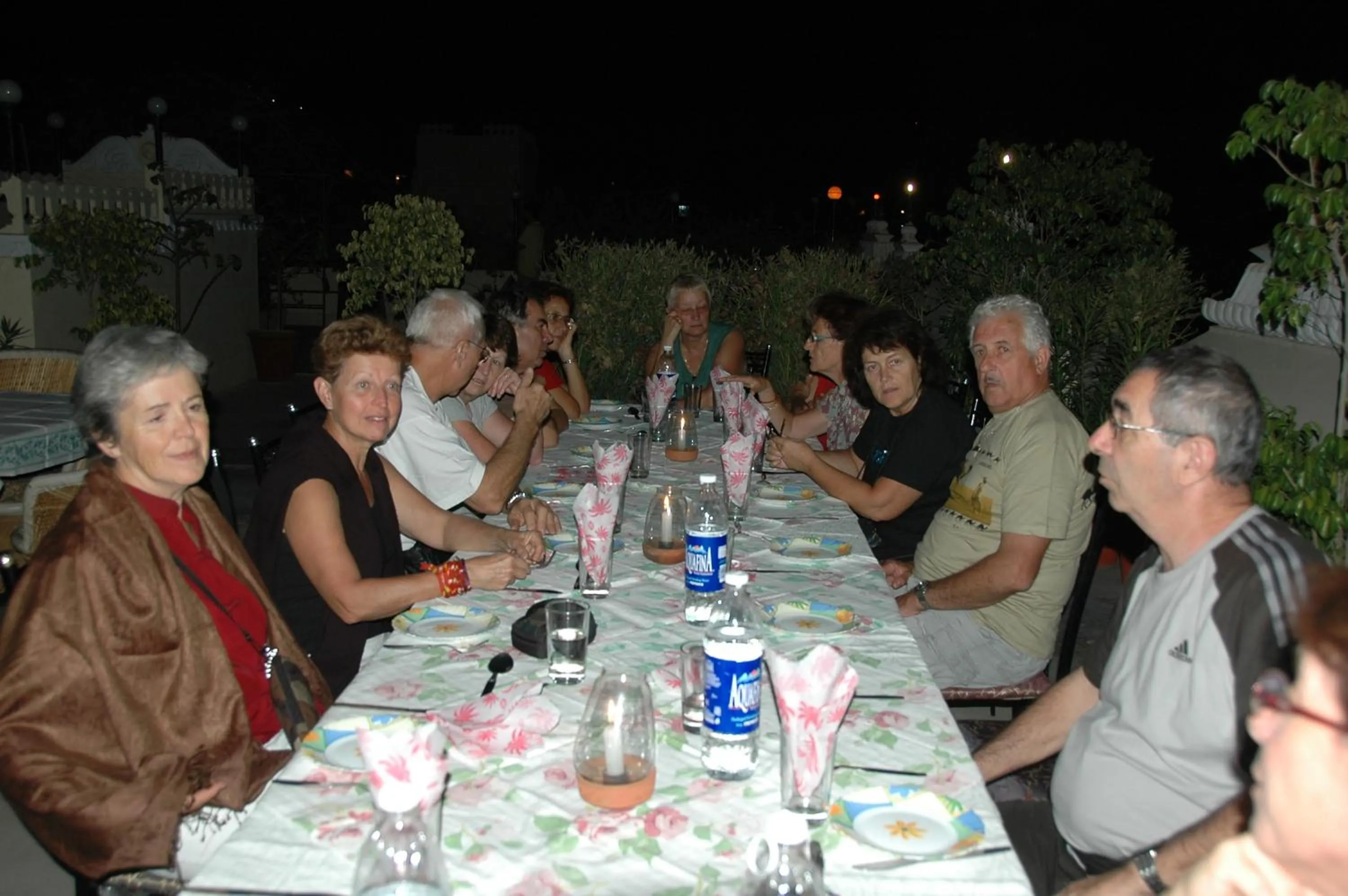 Restaurant/places to eat in Raj Niwas