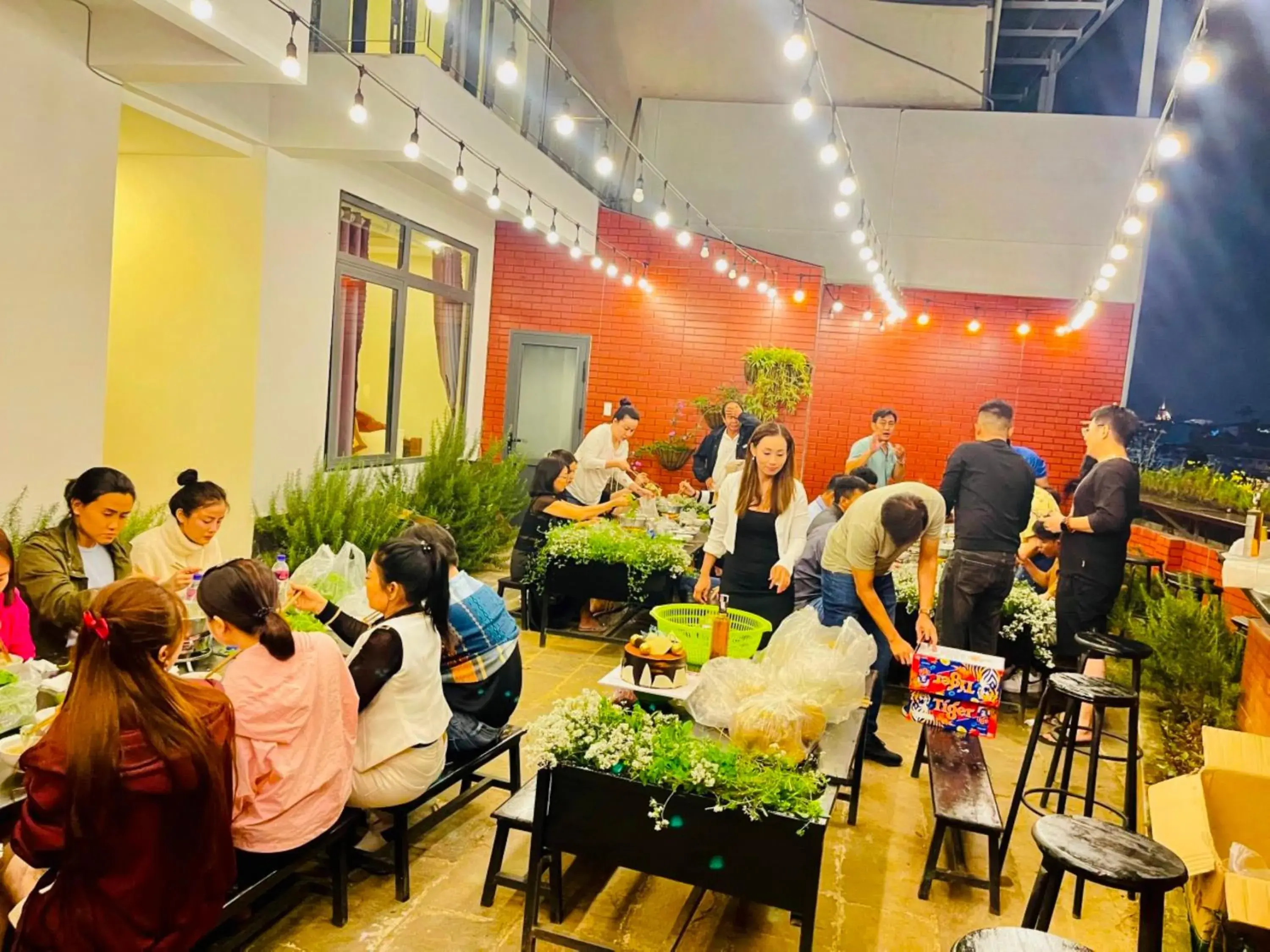 Restaurant/places to eat in An Nhien Hotel Restaurant/places to eat in An Nhien Hotel