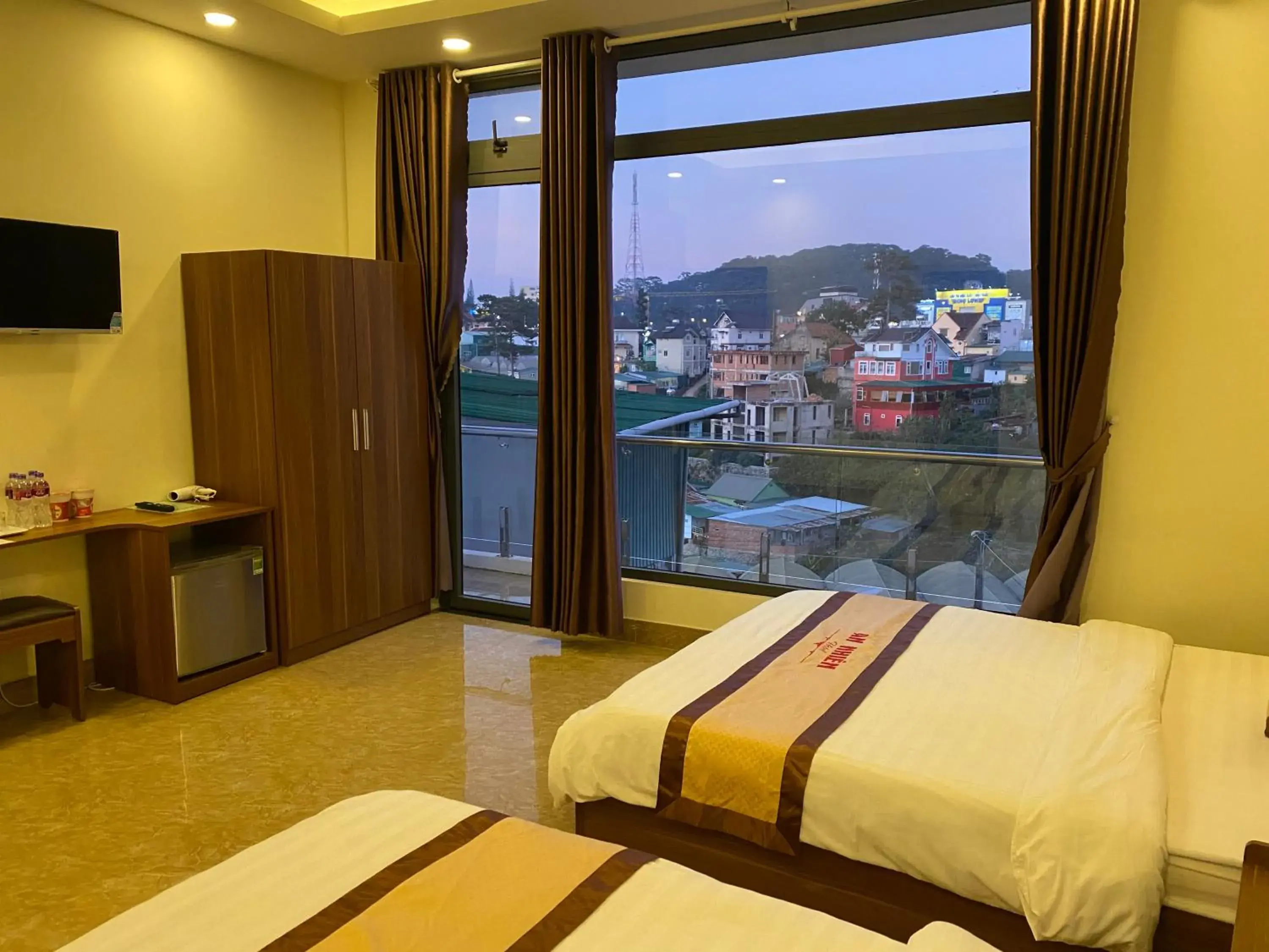 Balcony/Terrace, Bed in An Nhien Hotel Balcony/Terrace, Bed in An Nhien Hotel