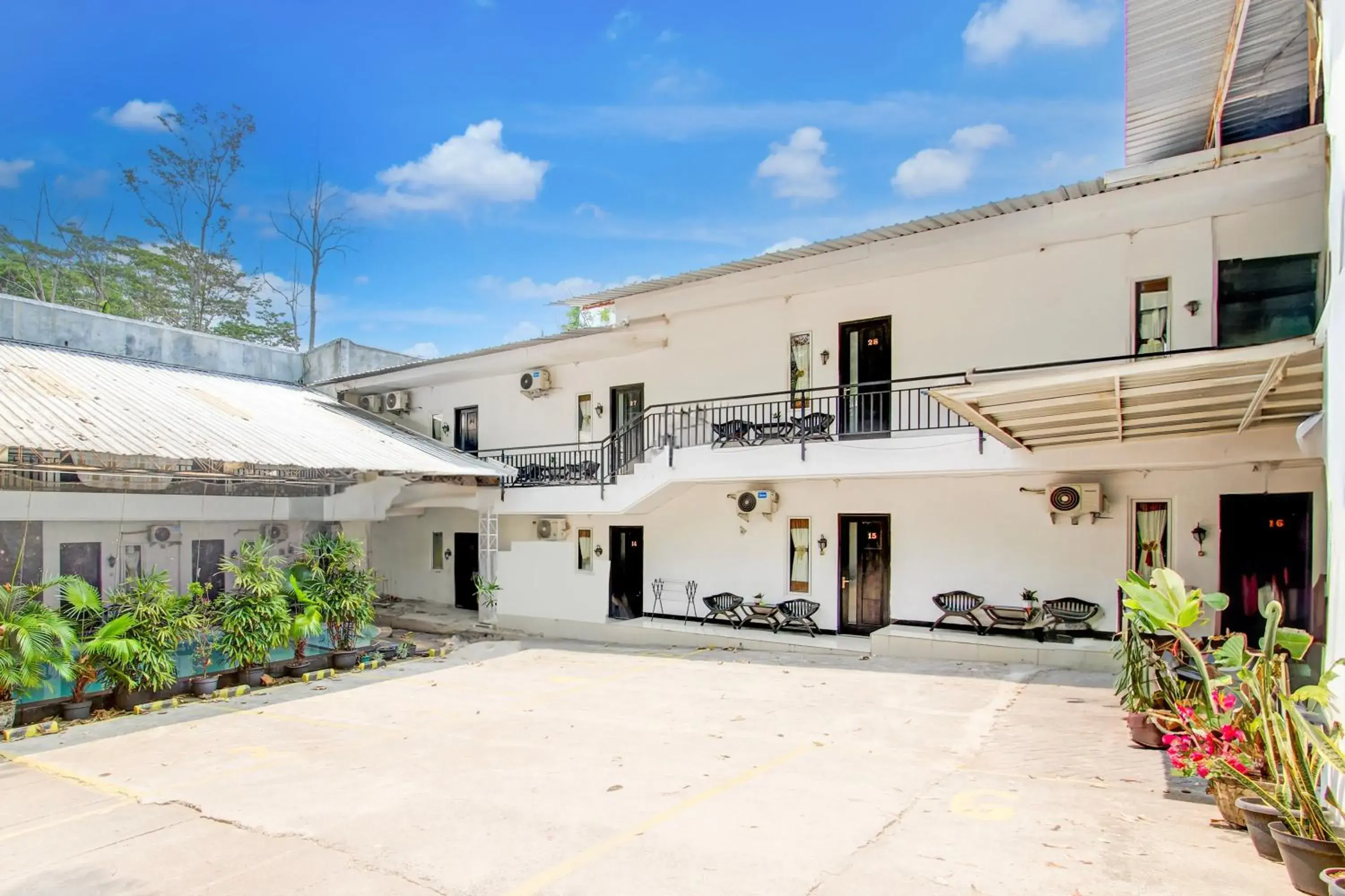 Facade/entrance in OYO 409 Pondok Helomi Facade/entrance in OYO 409 Pondok Helomi