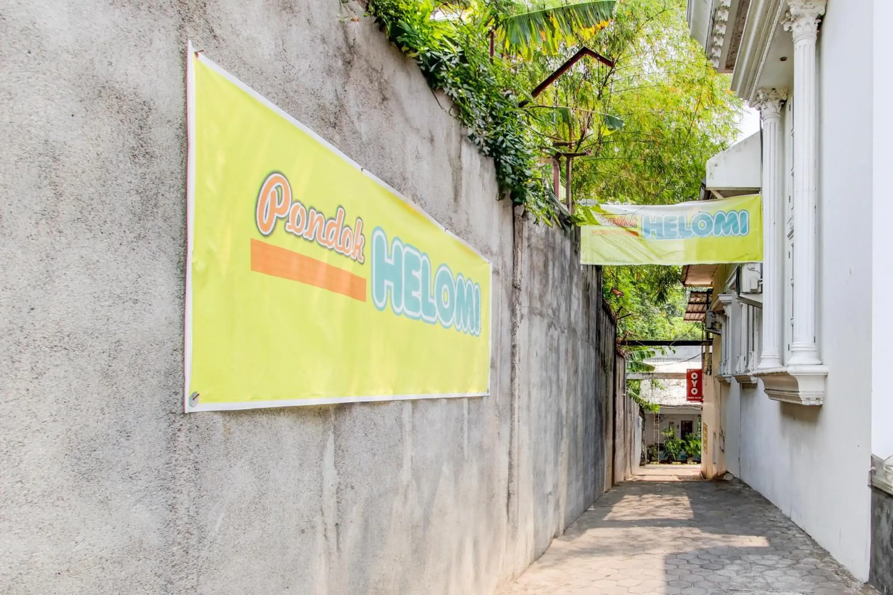 Facade/entrance in OYO 409 Pondok Helomi Facade/entrance in OYO 409 Pondok Helomi