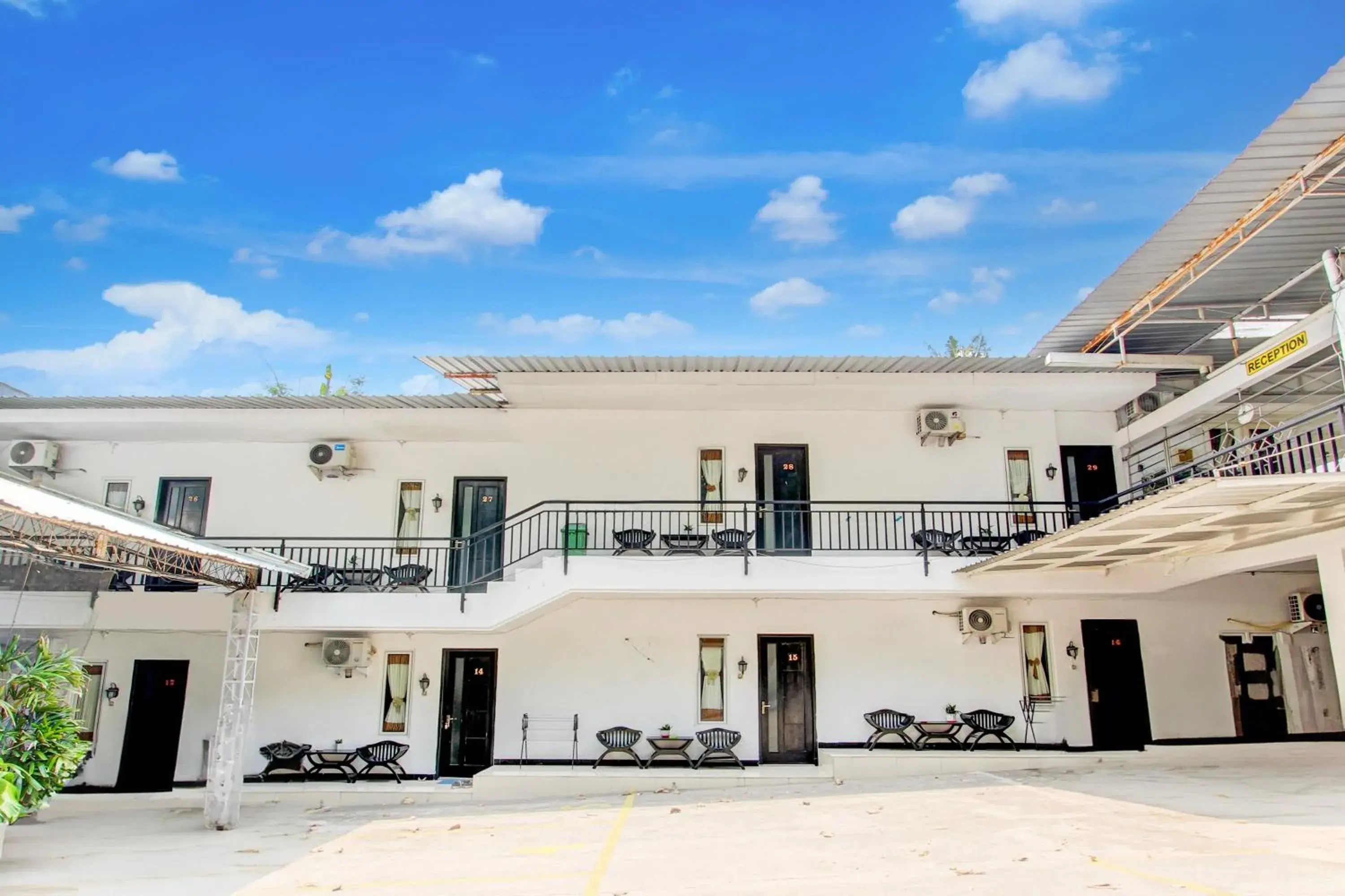 Facade/entrance in OYO 409 Pondok Helomi Facade/entrance in OYO 409 Pondok Helomi