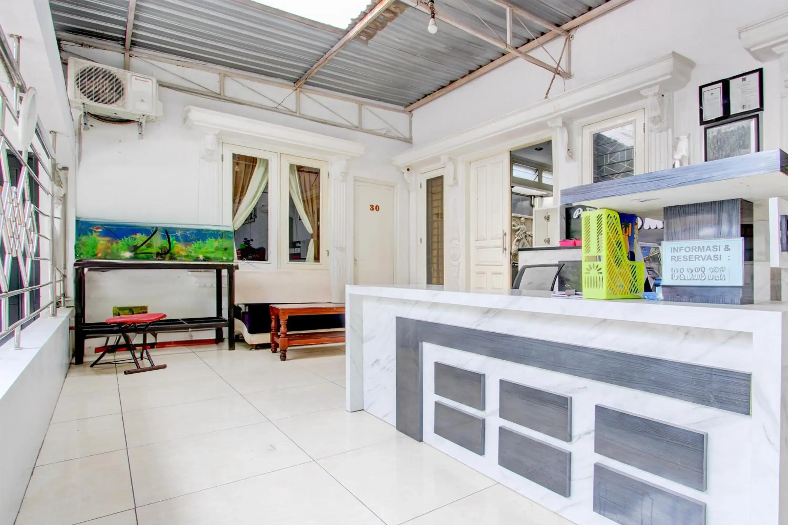 Lobby or reception in Hotel O Pondok Helomi Lobby or reception in Hotel O Pondok Helomi