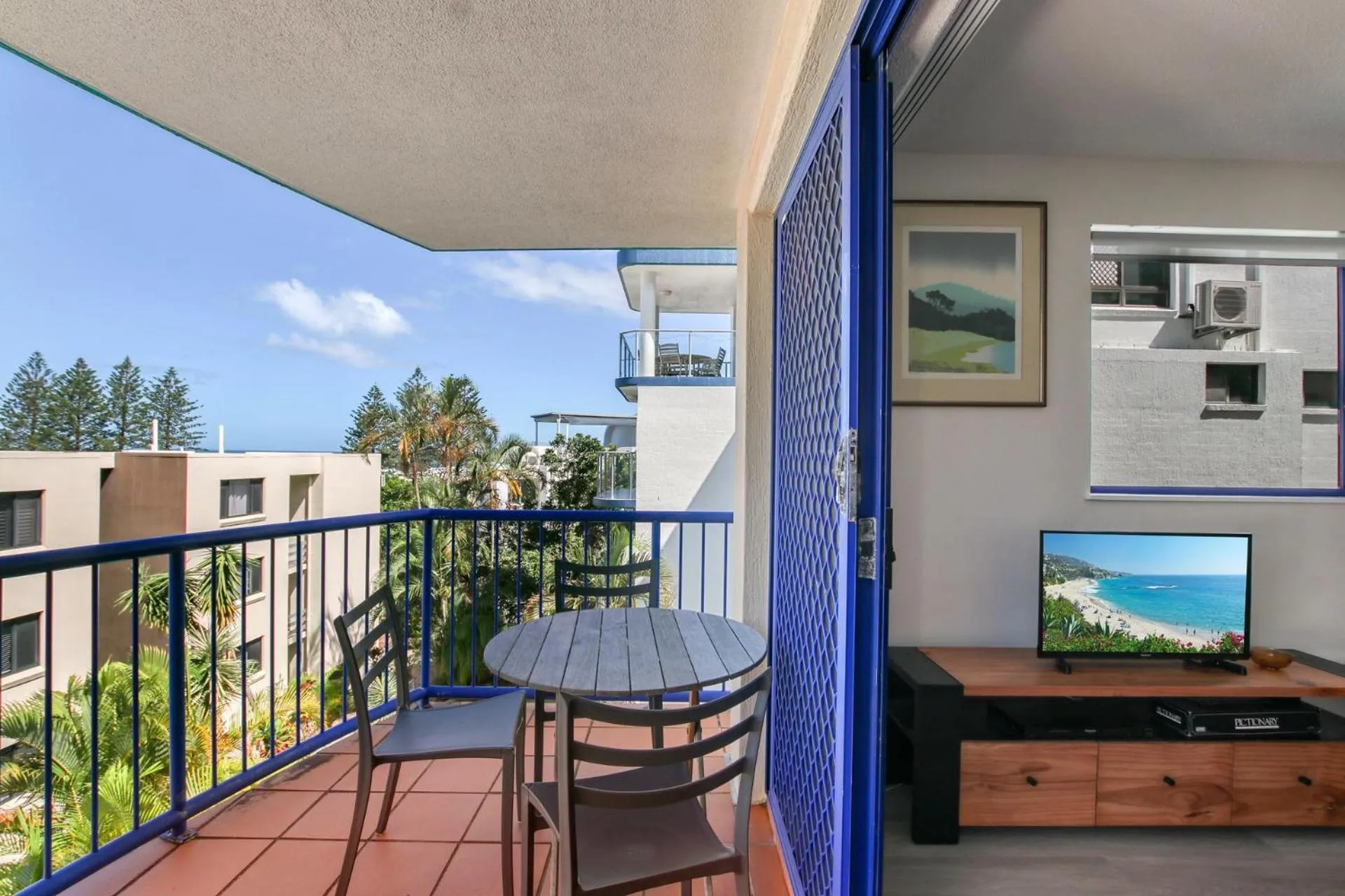 Jade Waters U4 5 Latona Ave