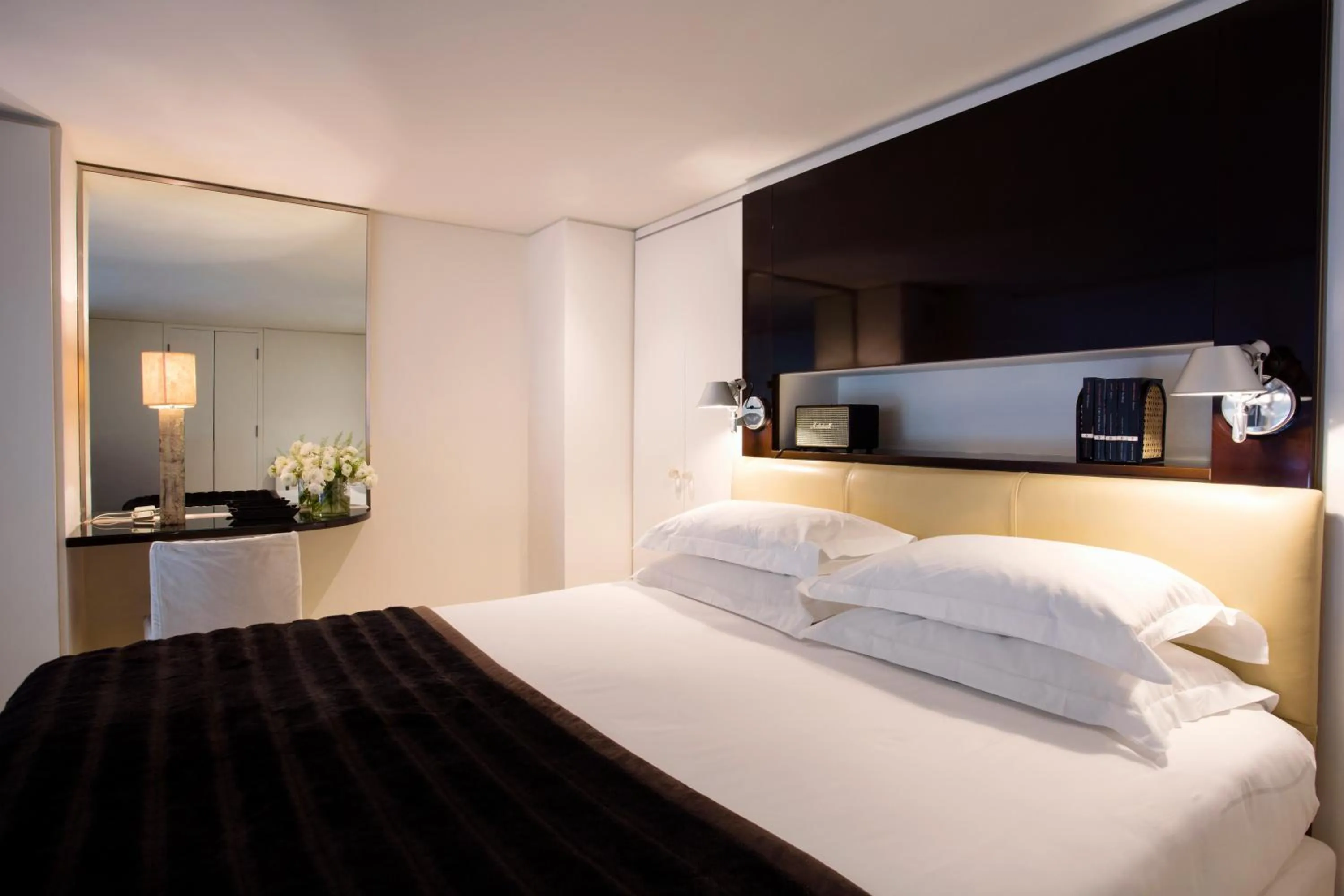 Bedroom, Bed in No.5 Maddox Street