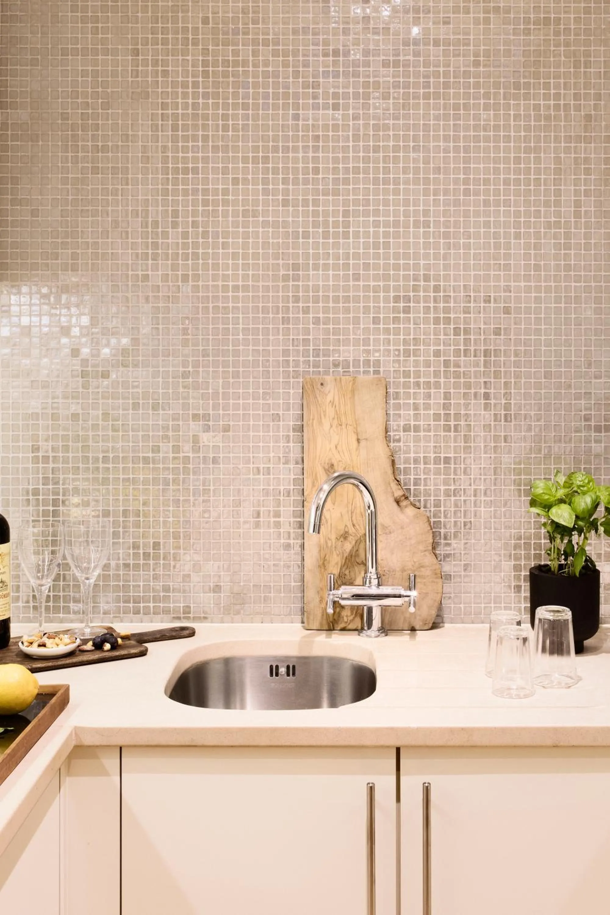 Kitchen or kitchenette in No.5 Maddox Street