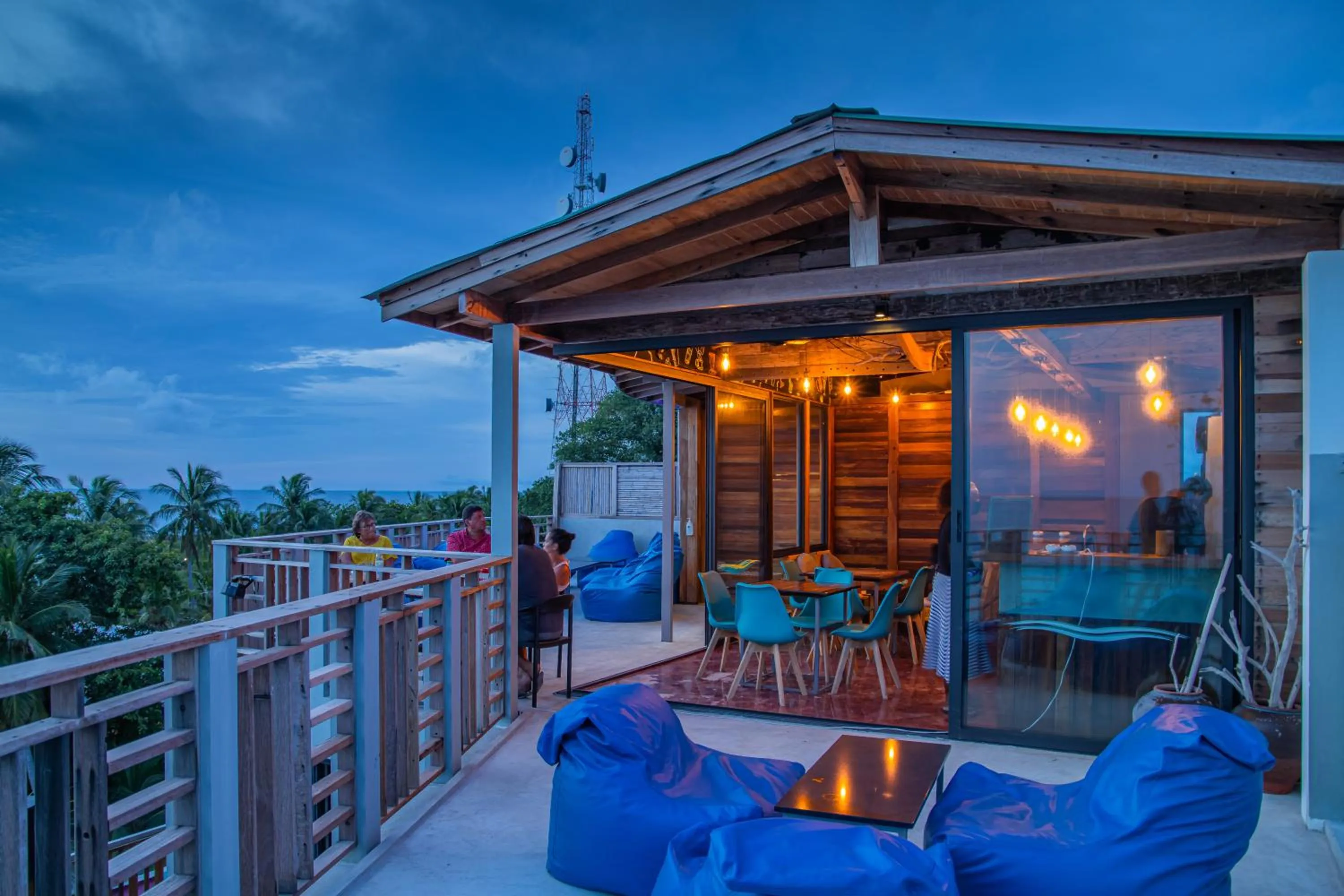 Restaurant/places to eat in Club Gabbiano