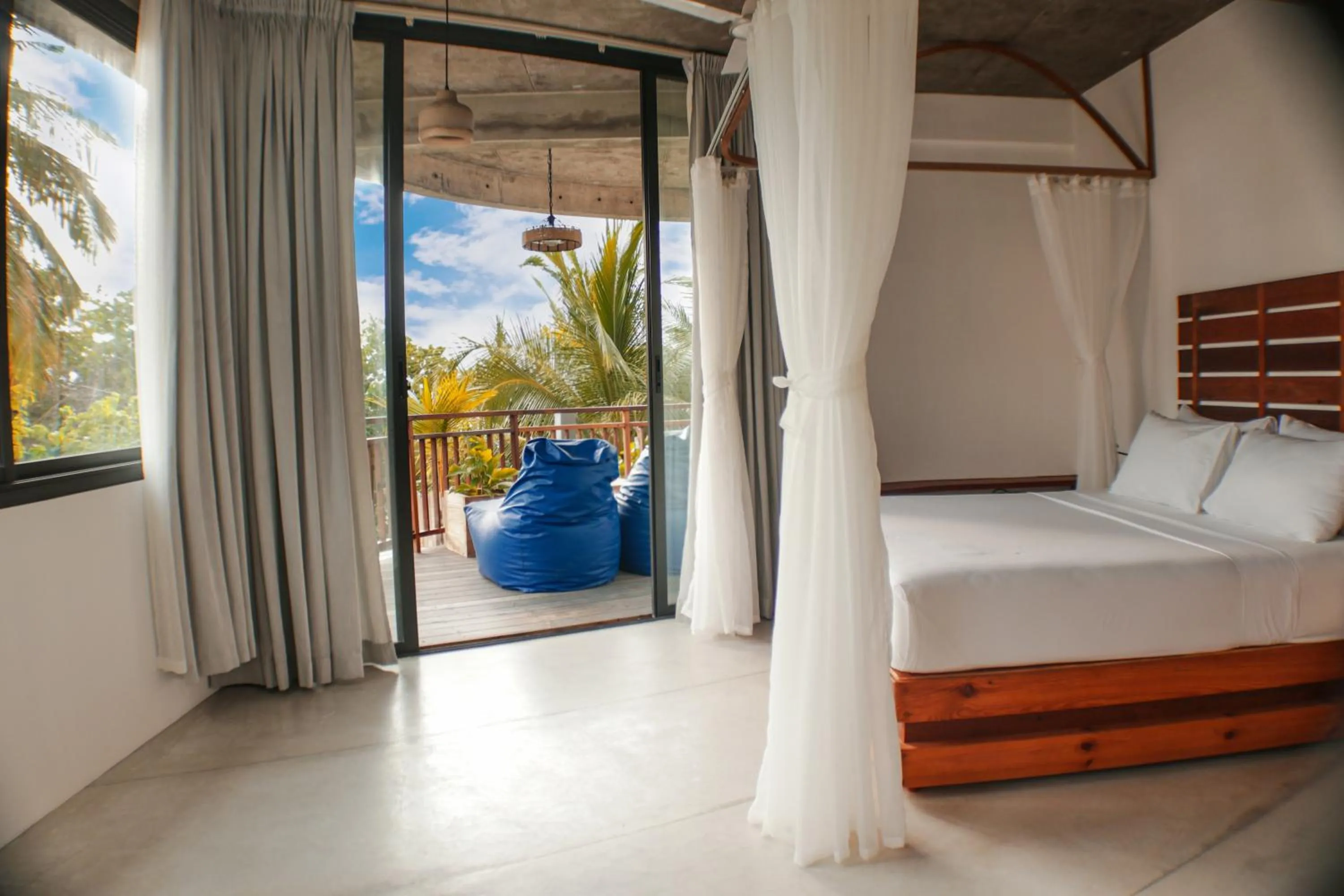 Balcony/Terrace, Bed in Club Gabbiano