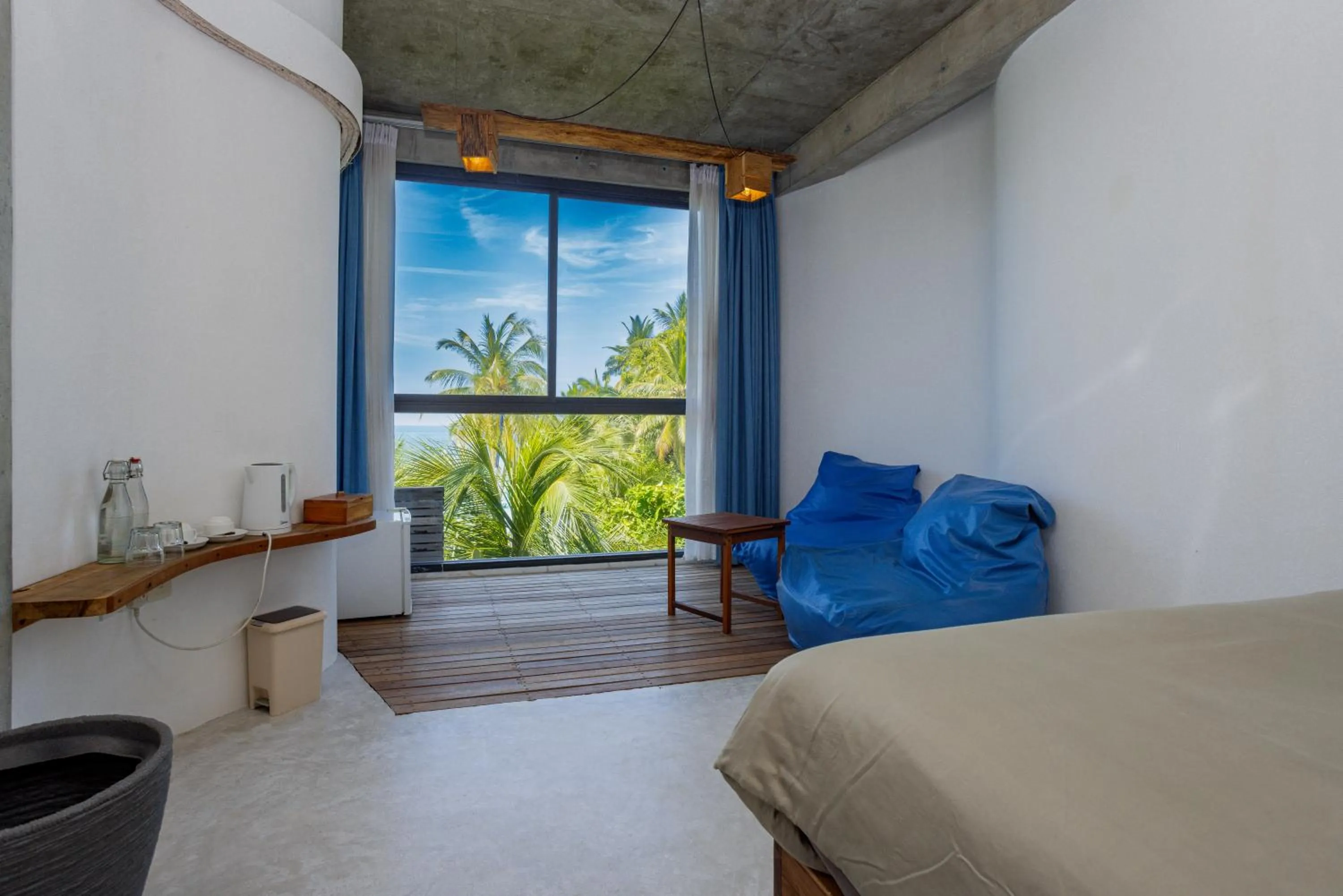 Sea view, Bed in Club Gabbiano