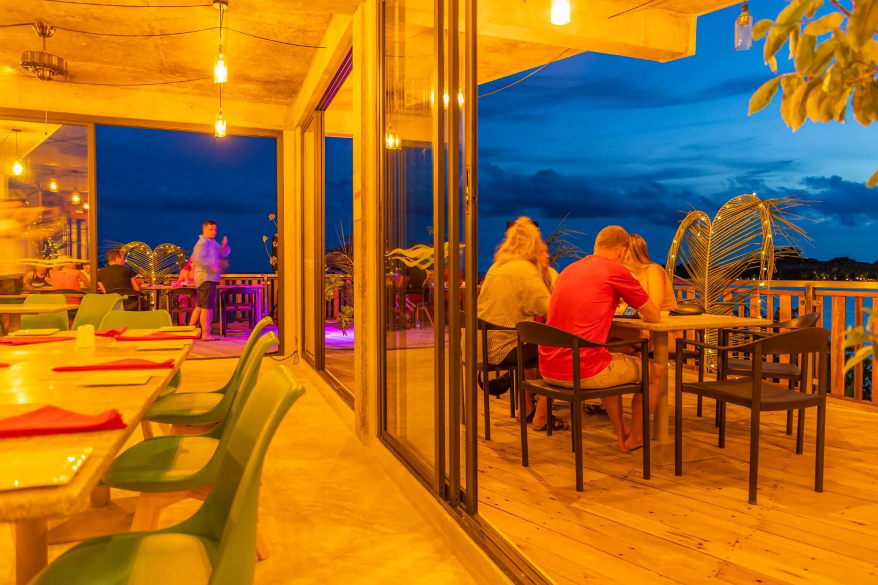 Restaurant/places to eat in Club Gabbiano