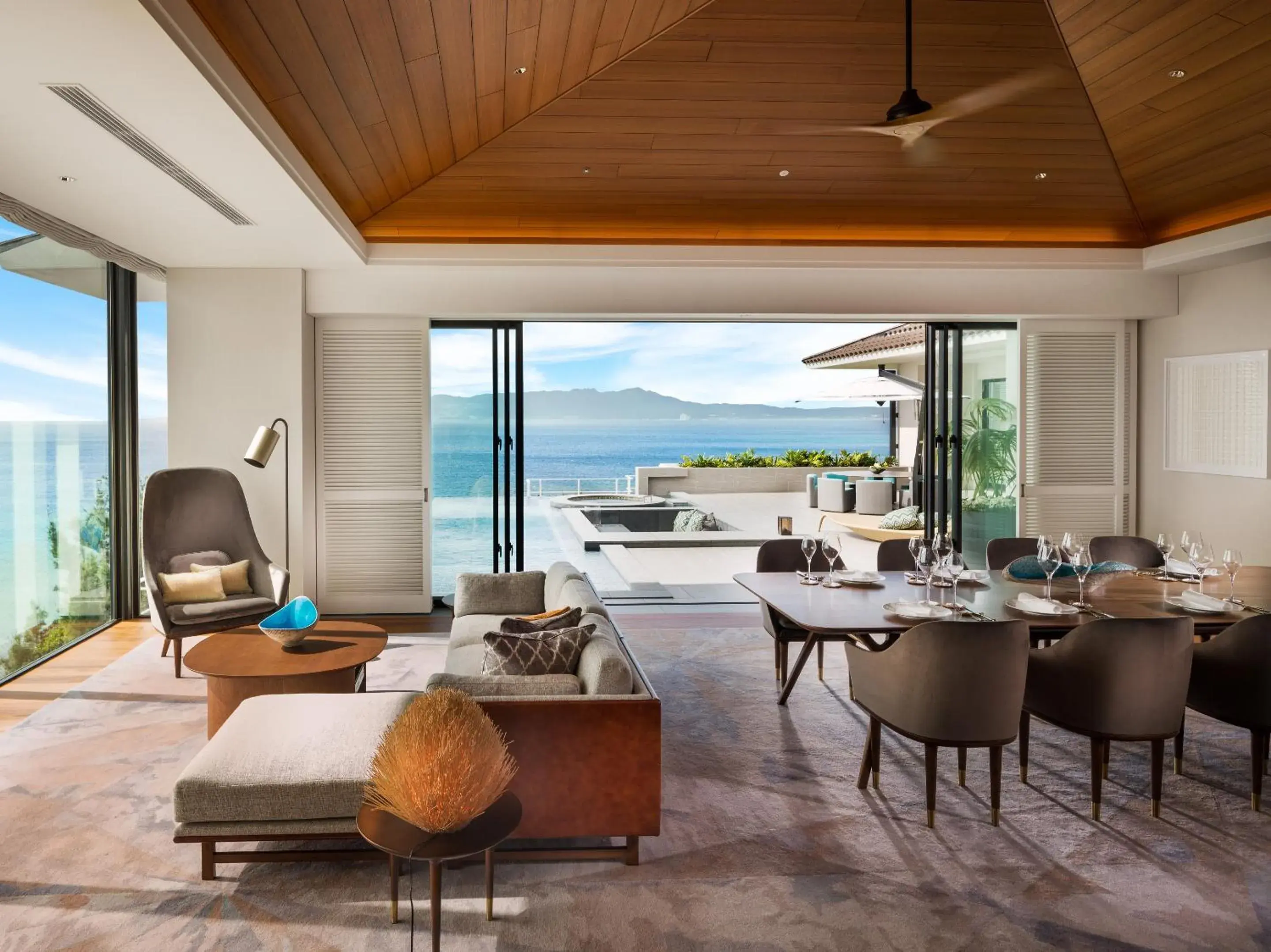 Property building in Halekulani Okinawa Property building in Halekulani Okinawa