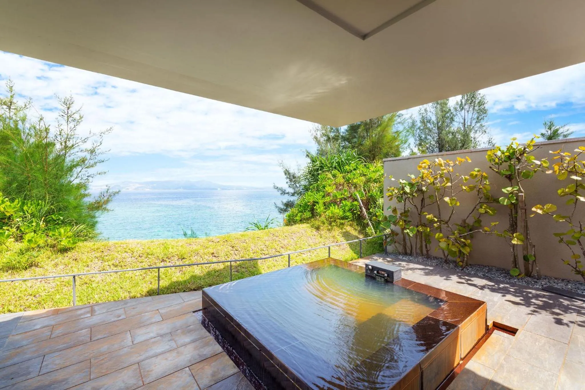 Hot Spring Bath in Halekulani Okinawa