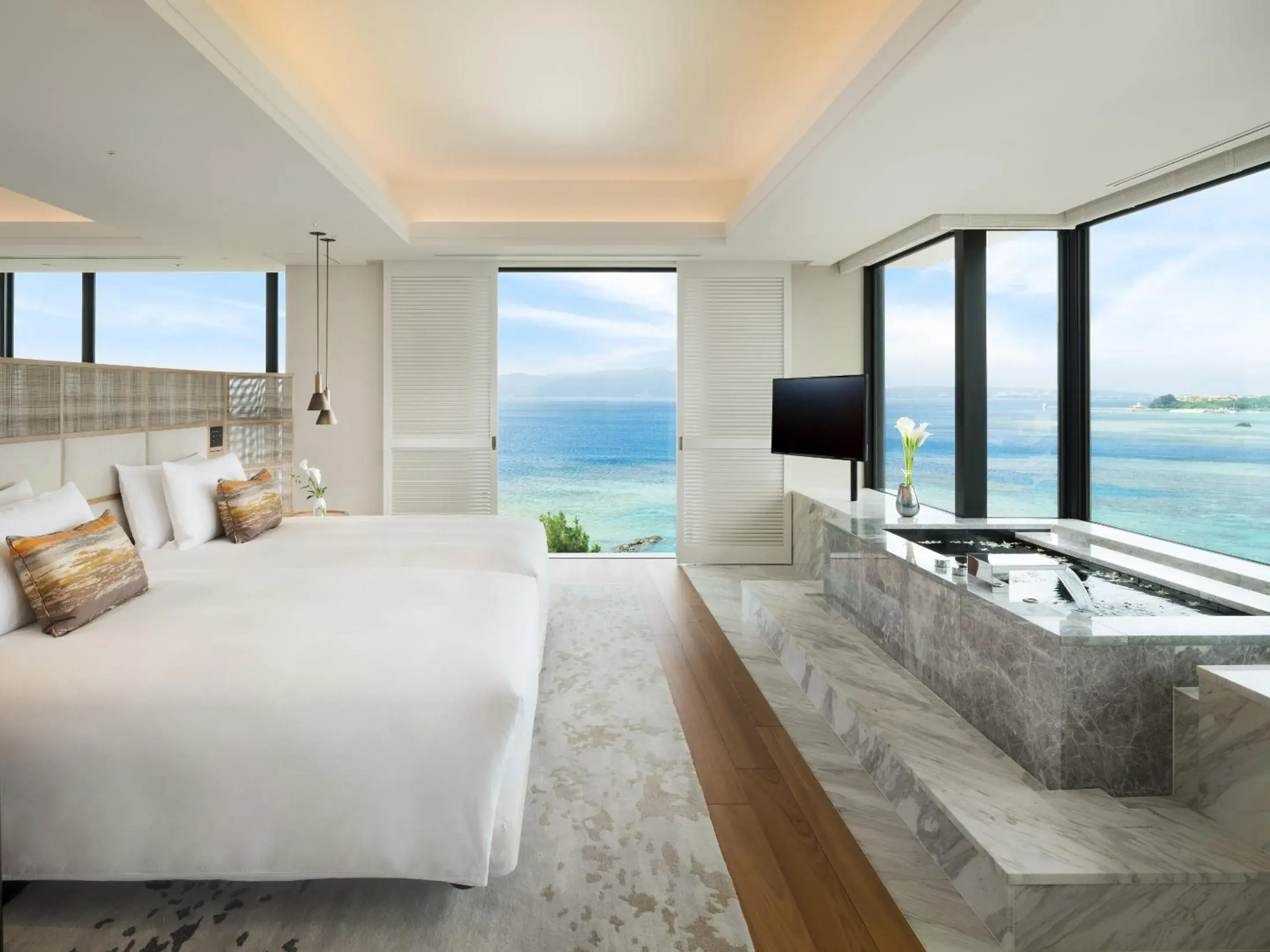 Property building, Bed in Halekulani Okinawa Property building, Bed in Halekulani Okinawa