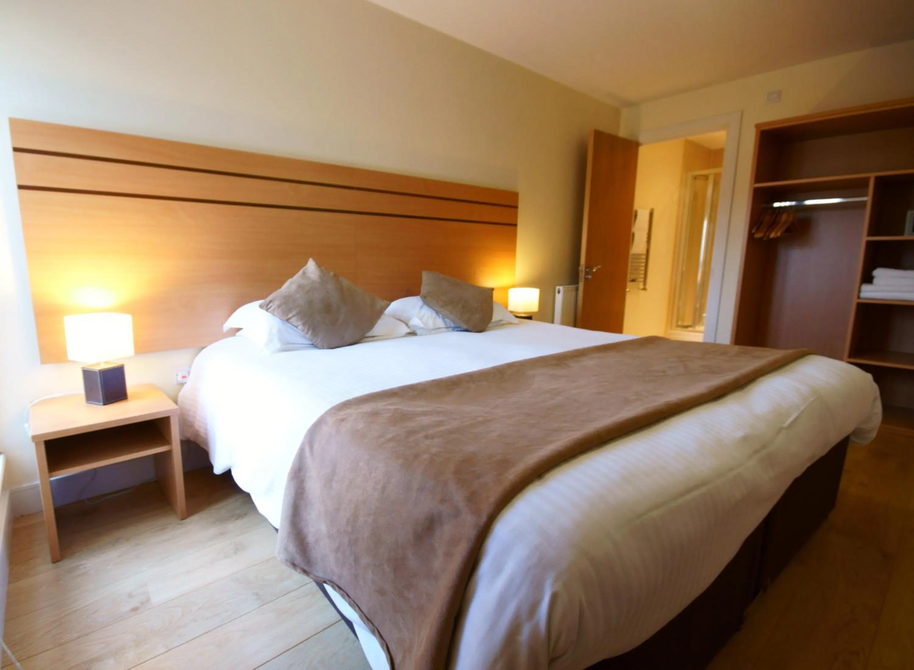 Bedroom, Bed in Crompton Court Apartments