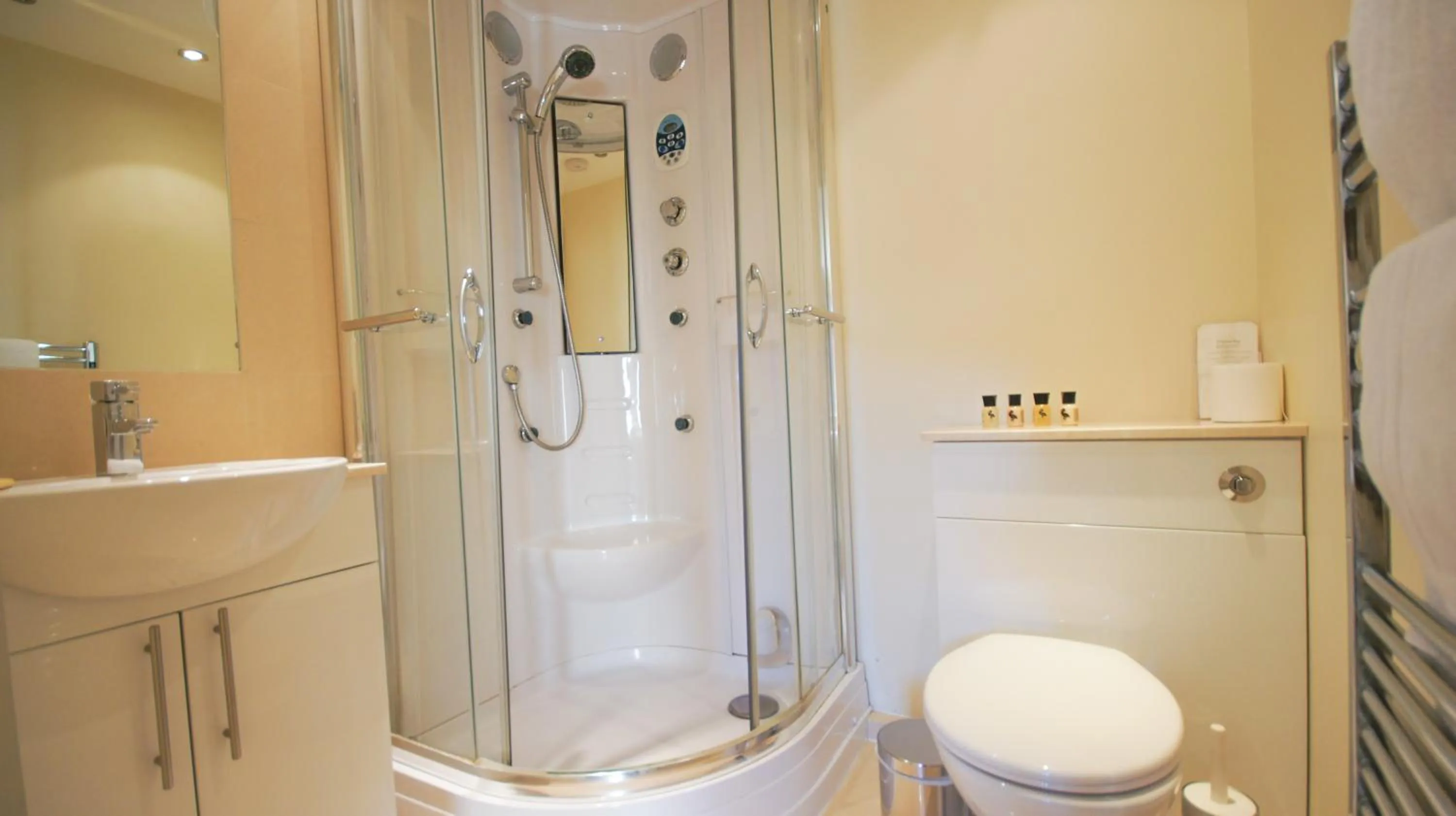 Bathroom in Crompton Court Apartments