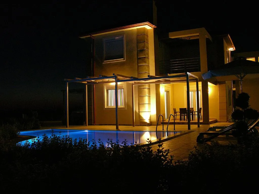 Antonios Village Hotel & Apartments