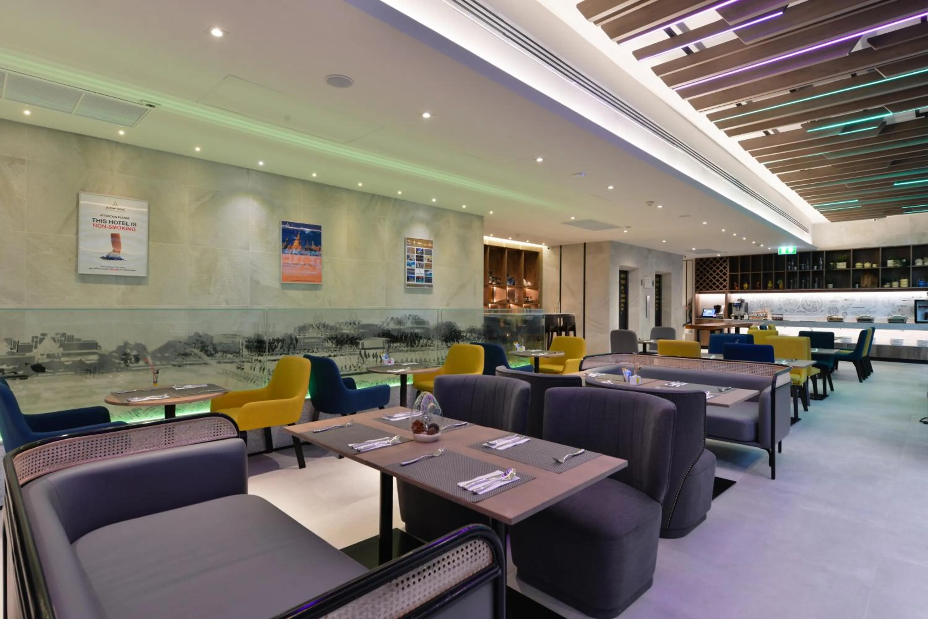 Restaurant/places to eat in Aspira One Sutthisan