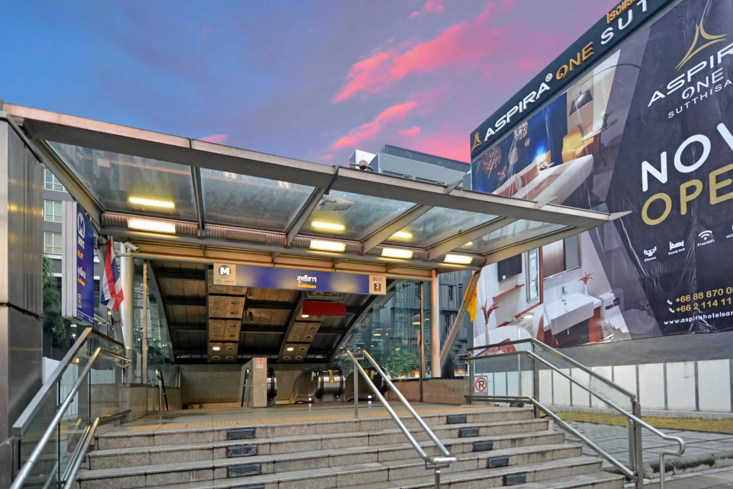 Property building in Aspira One Sutthisan Property building in Aspira One Sutthisan