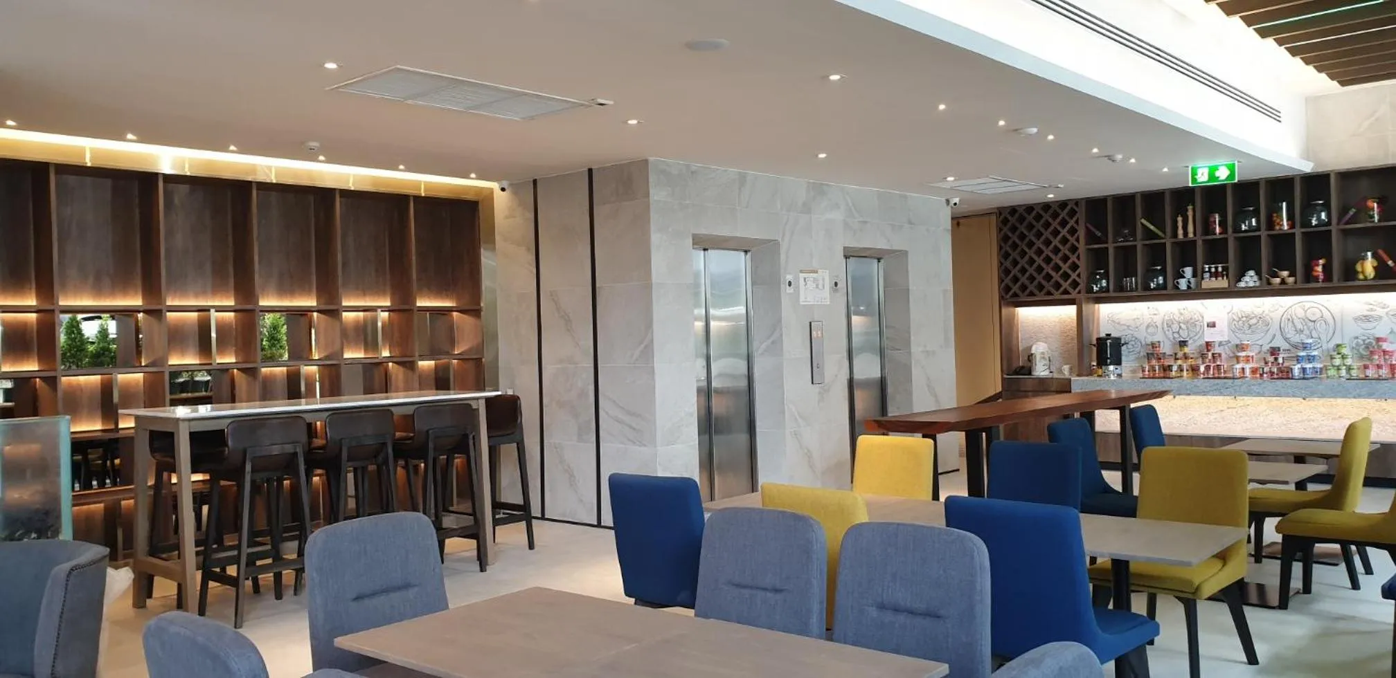 Restaurant/places to eat in Aspira One Sutthisan