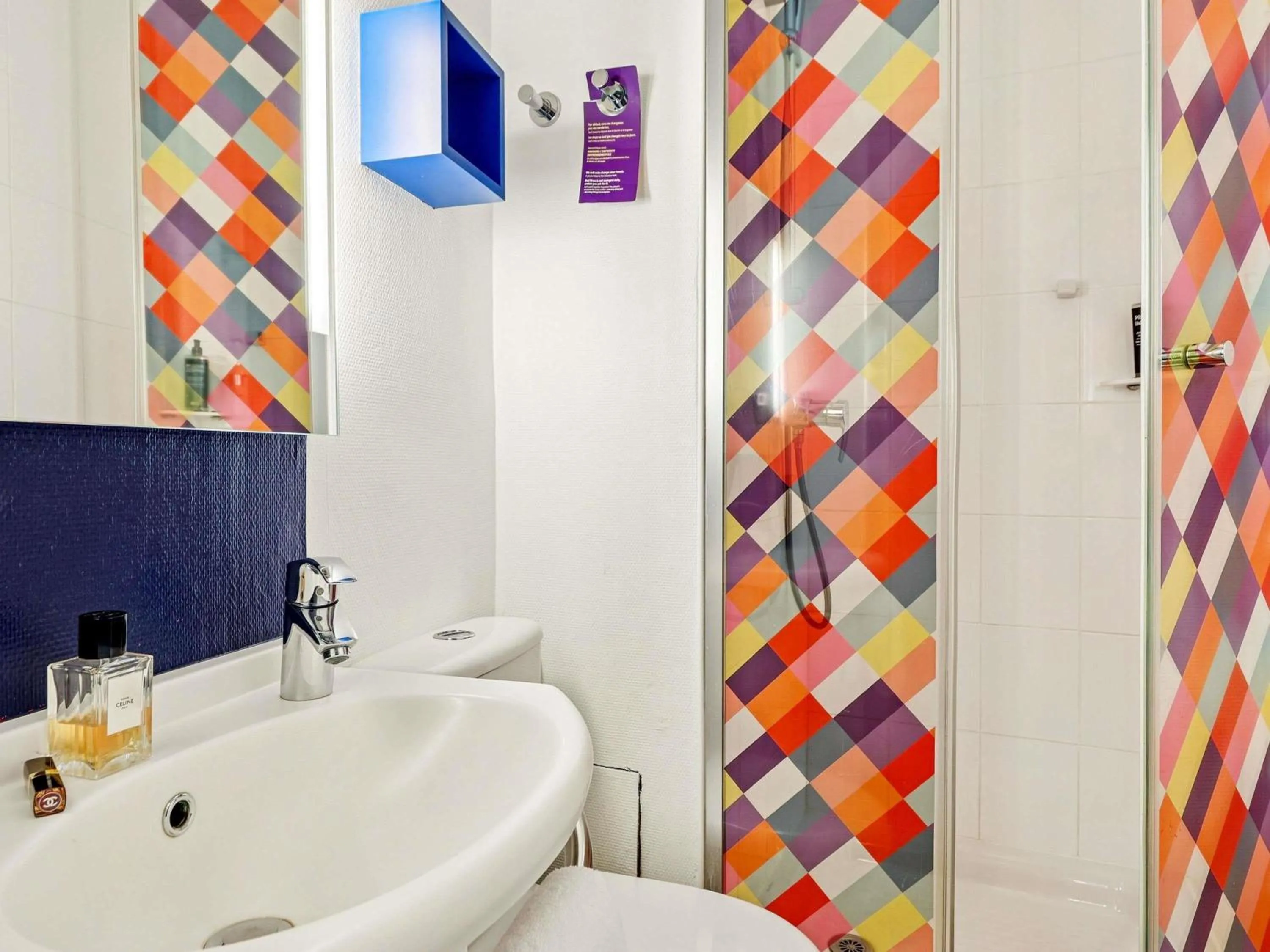 Bedroom in ibis Styles Paris République Le Marais