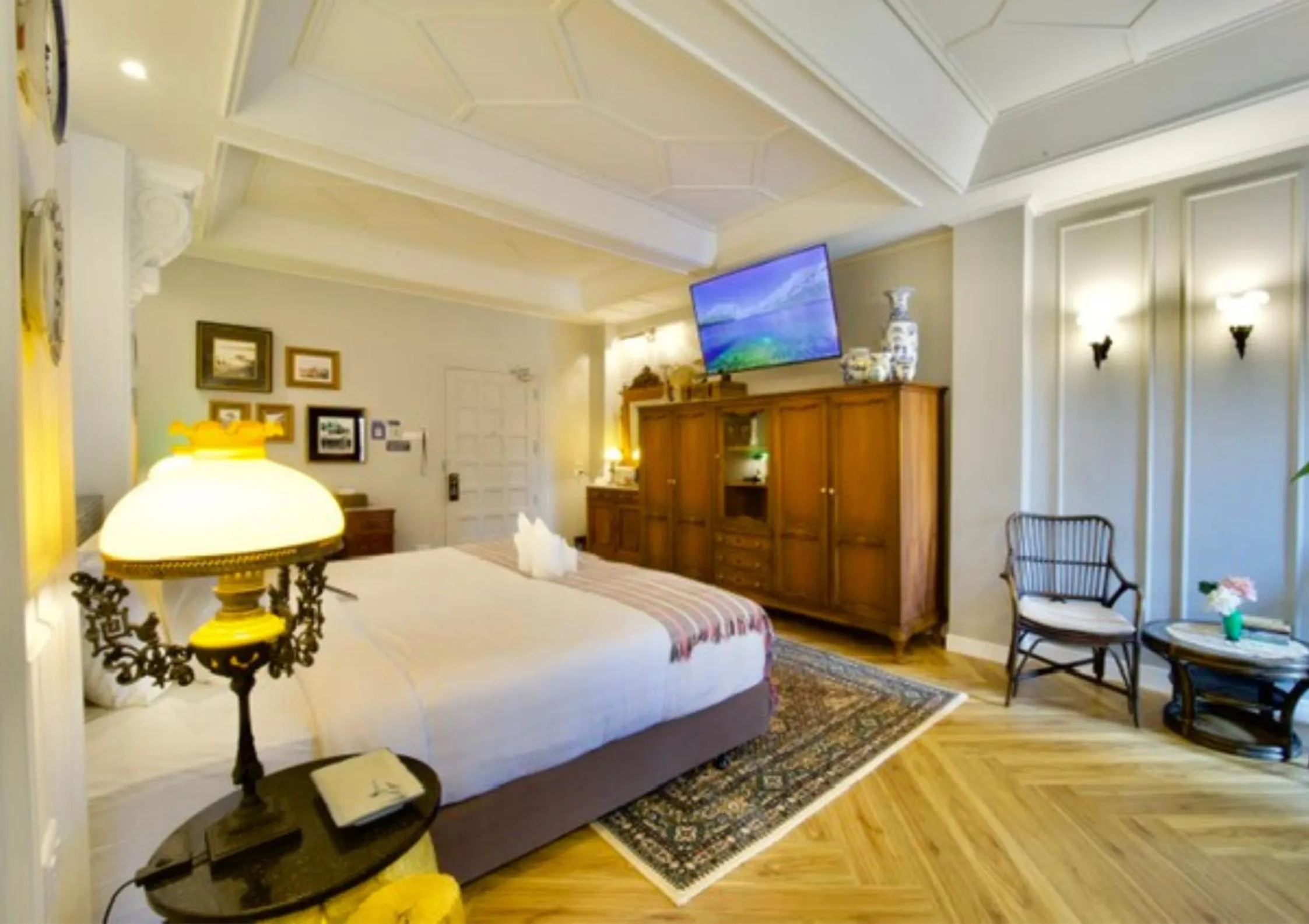 Photo of the whole room, Bed in Yuu Hotel Ubon Ratchathani