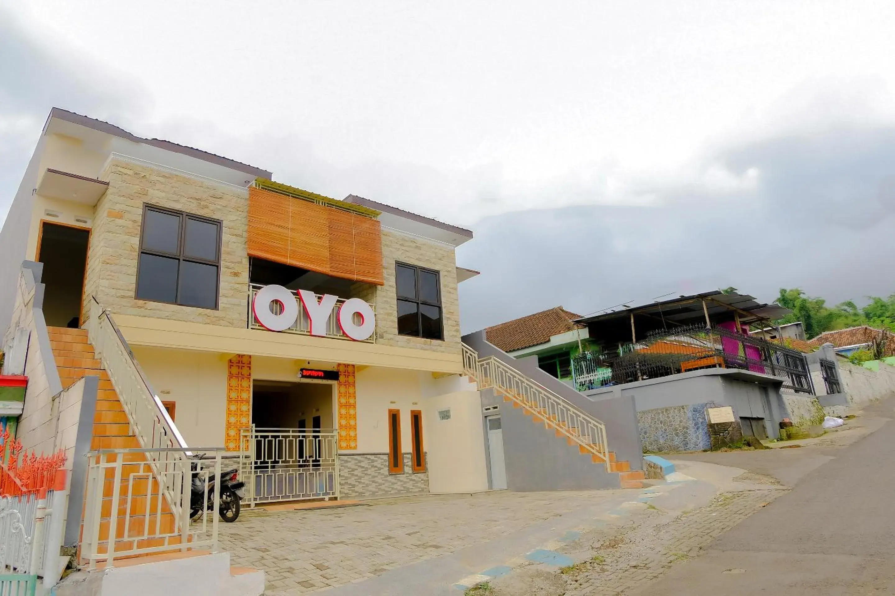 Facade/entrance in OYO 605 Queen Homestay Facade/entrance in OYO 605 Queen Homestay