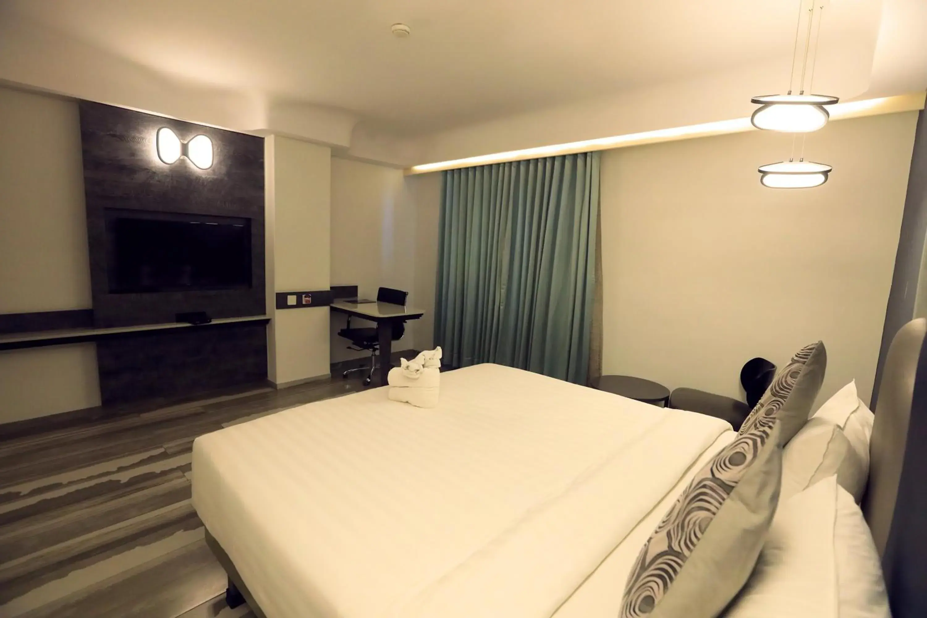 Bed in Humming Bird Hotel & Banquet Bed in Humming Bird Hotel & Banquet