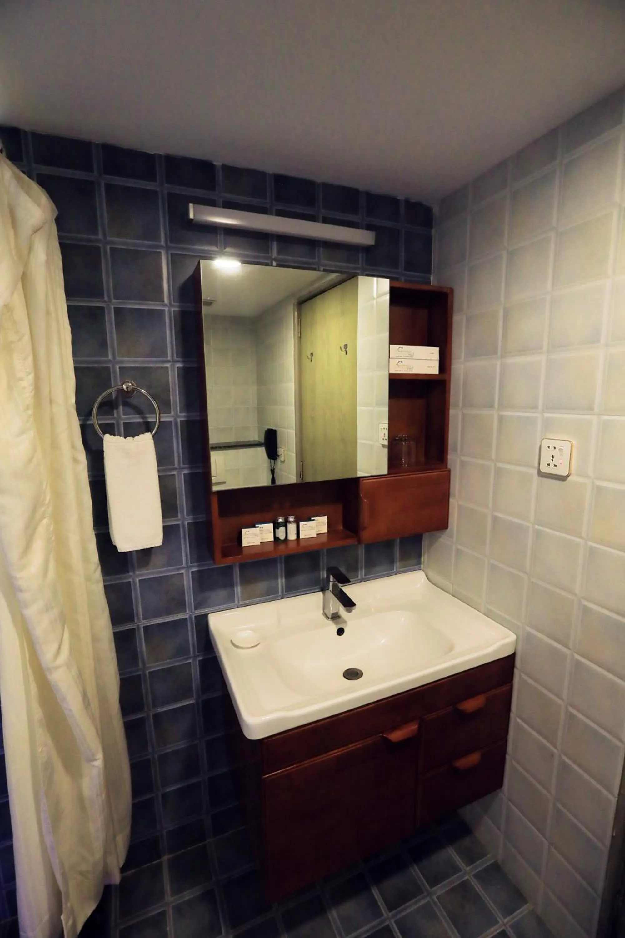 Bathroom in Humming Bird Hotel & Banquet