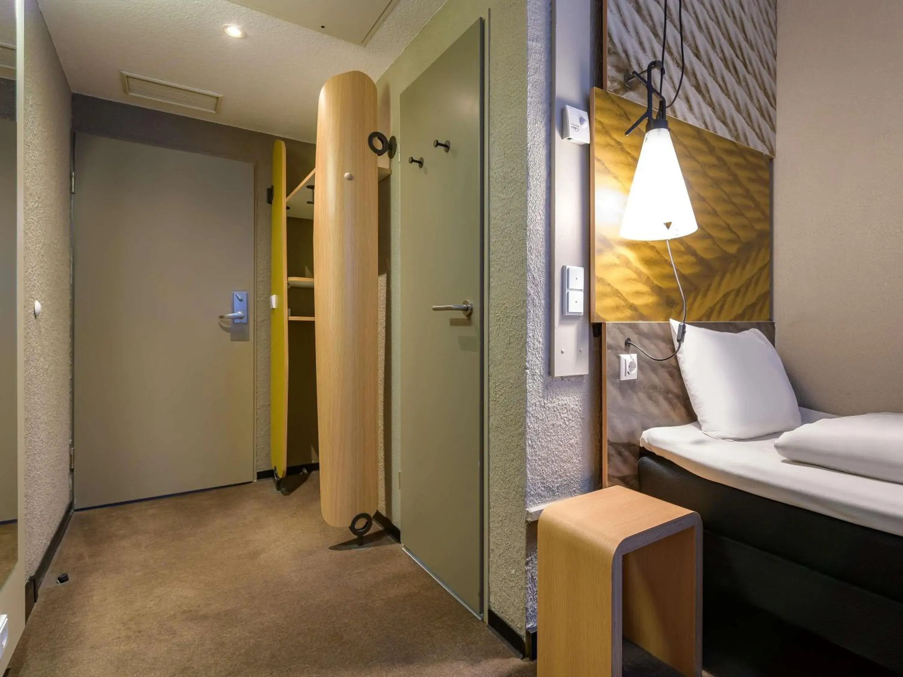 Bedroom, Bed in Ibis Hotel Köln Am Dom Bedroom, Bed in Ibis Hotel Köln Am Dom